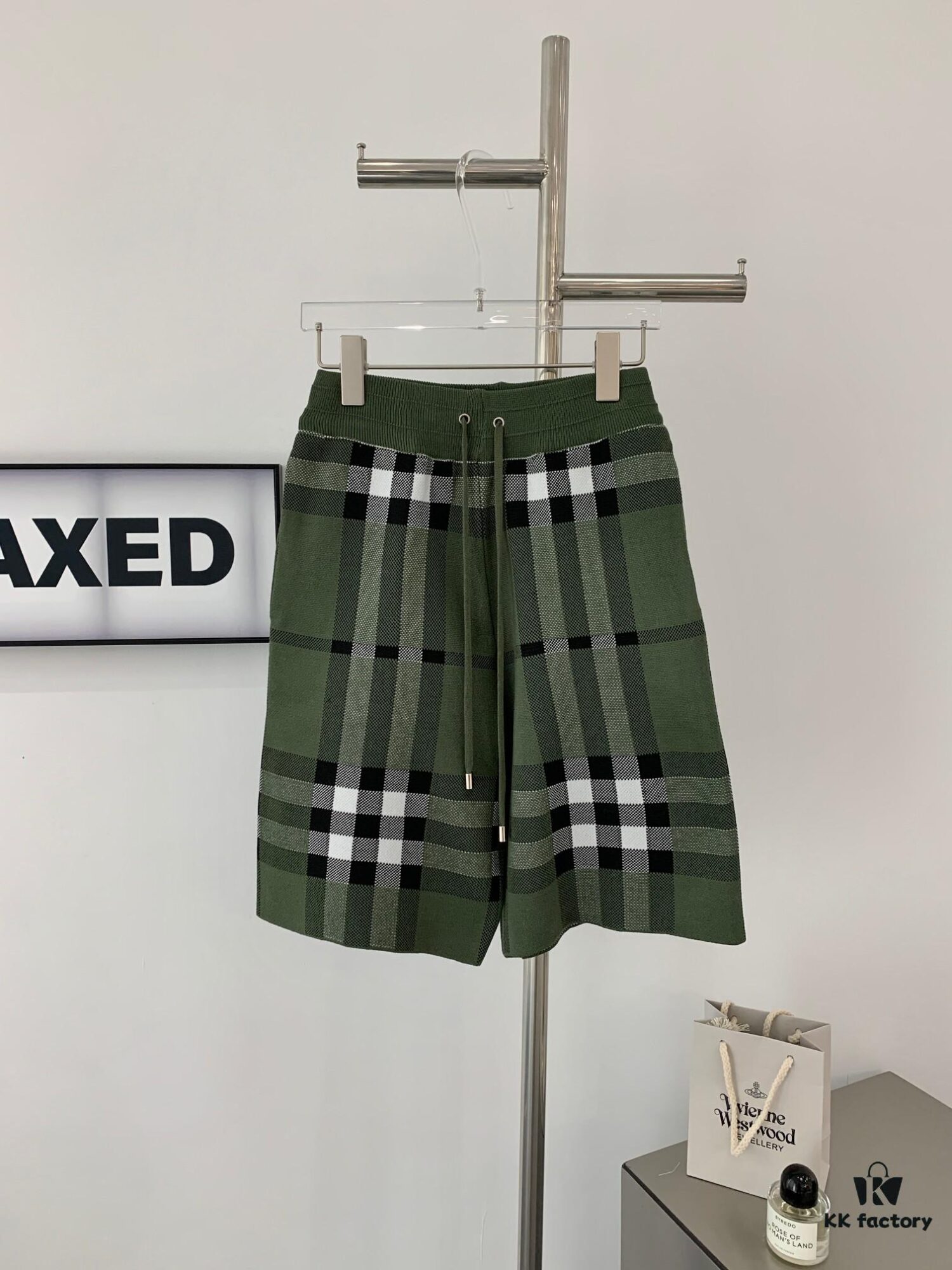 New BURBERRY Classic Plaid Knit Shorts Unisex