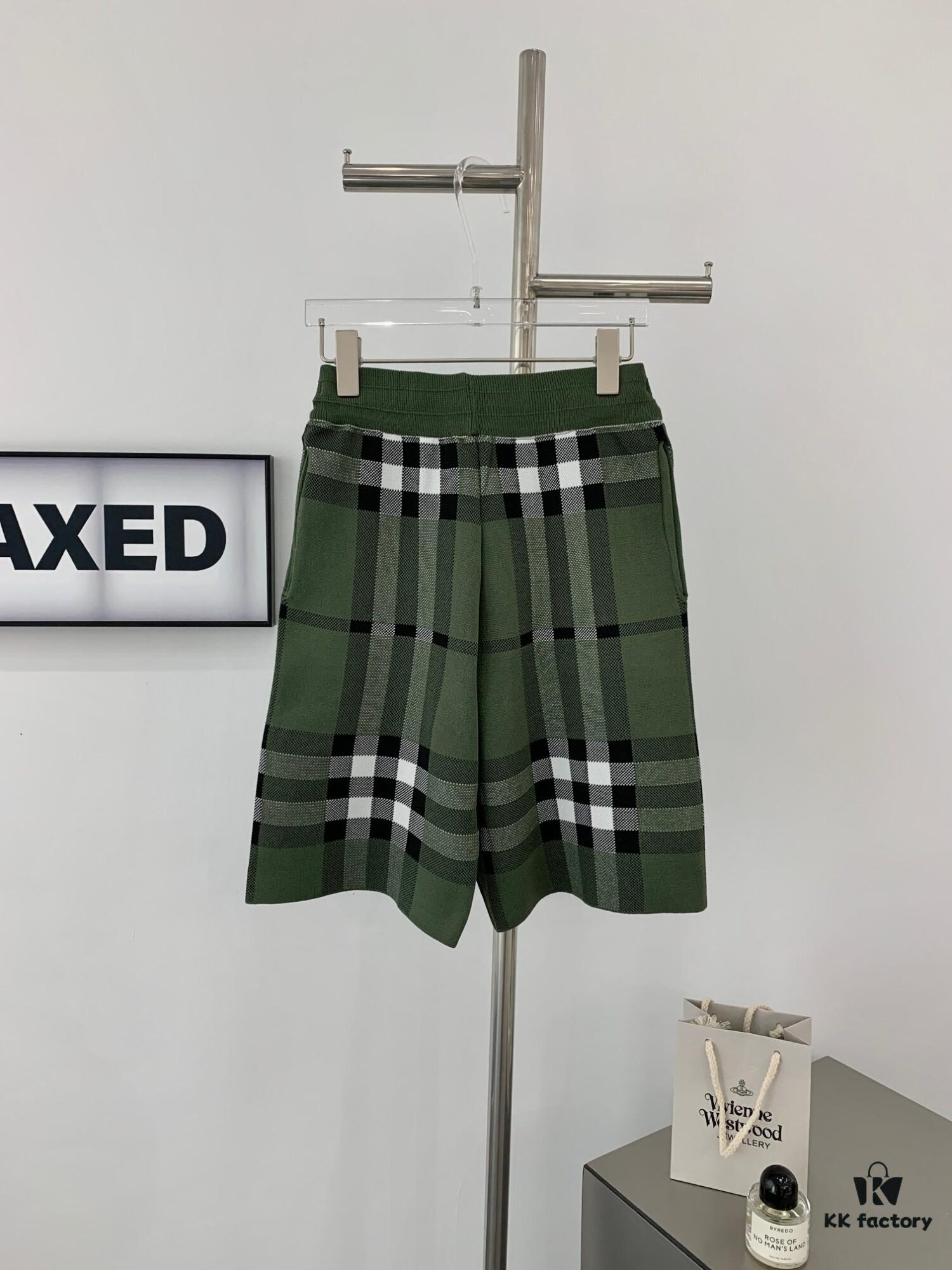 New BURBERRY Classic Plaid Knit Shorts Unisex