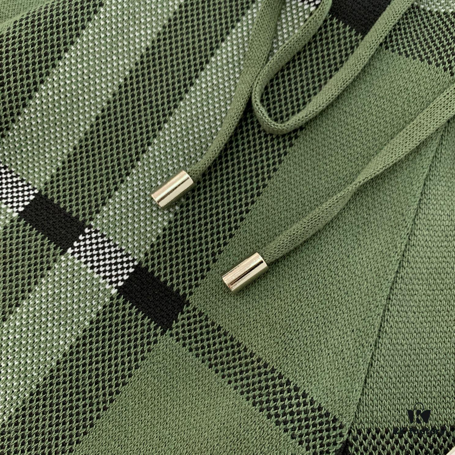 New BURBERRY Classic Plaid Knit Shorts Unisex