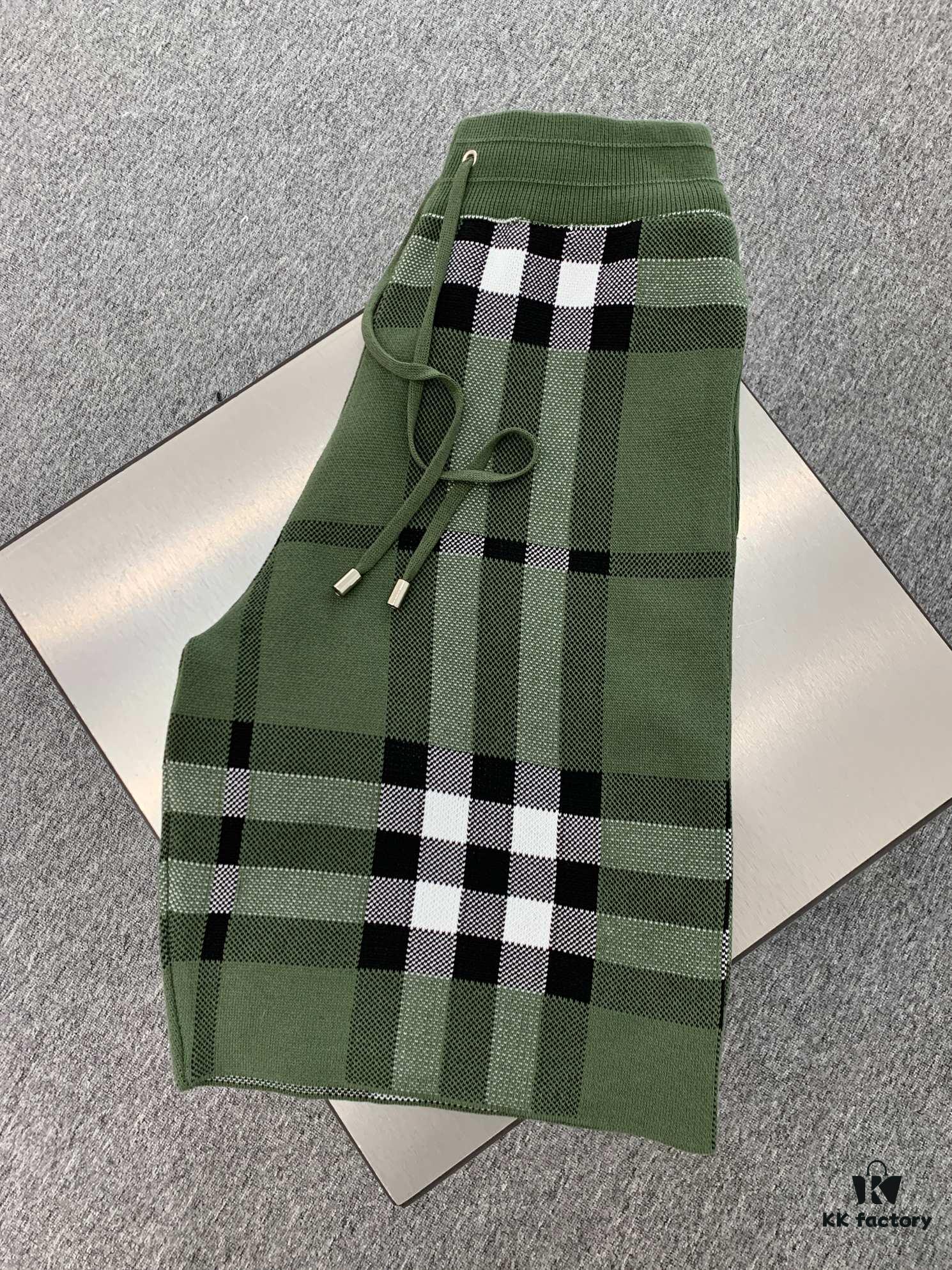 New BURBERRY Classic Plaid Knit Shorts Unisex