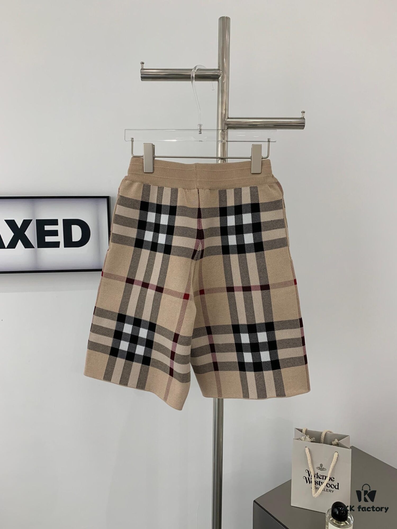 New BURBERRY Classic Plaid Knit Shorts Unisex