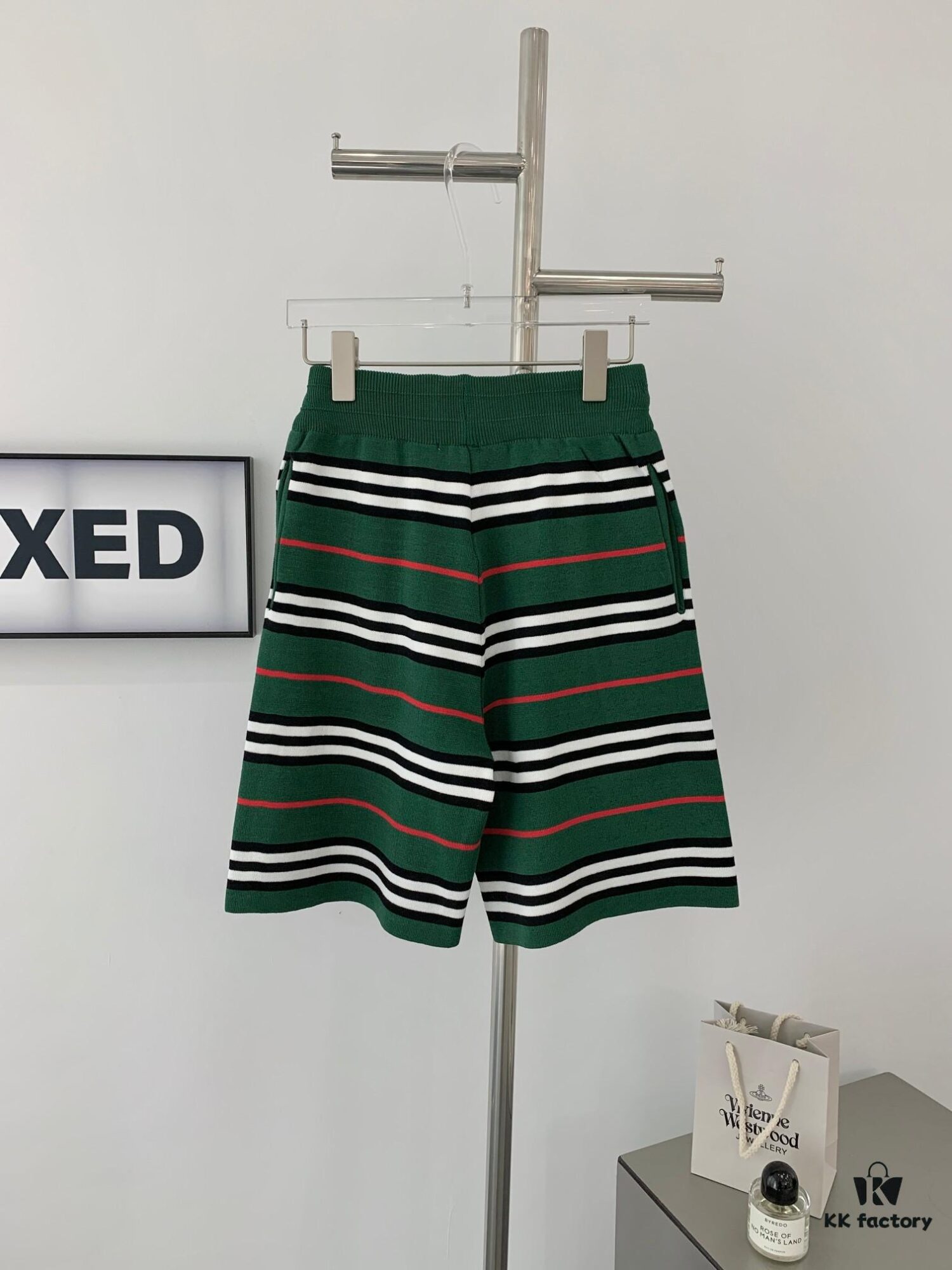 New Burberry Classic Green Striped Knit Straight Shorts Unisex