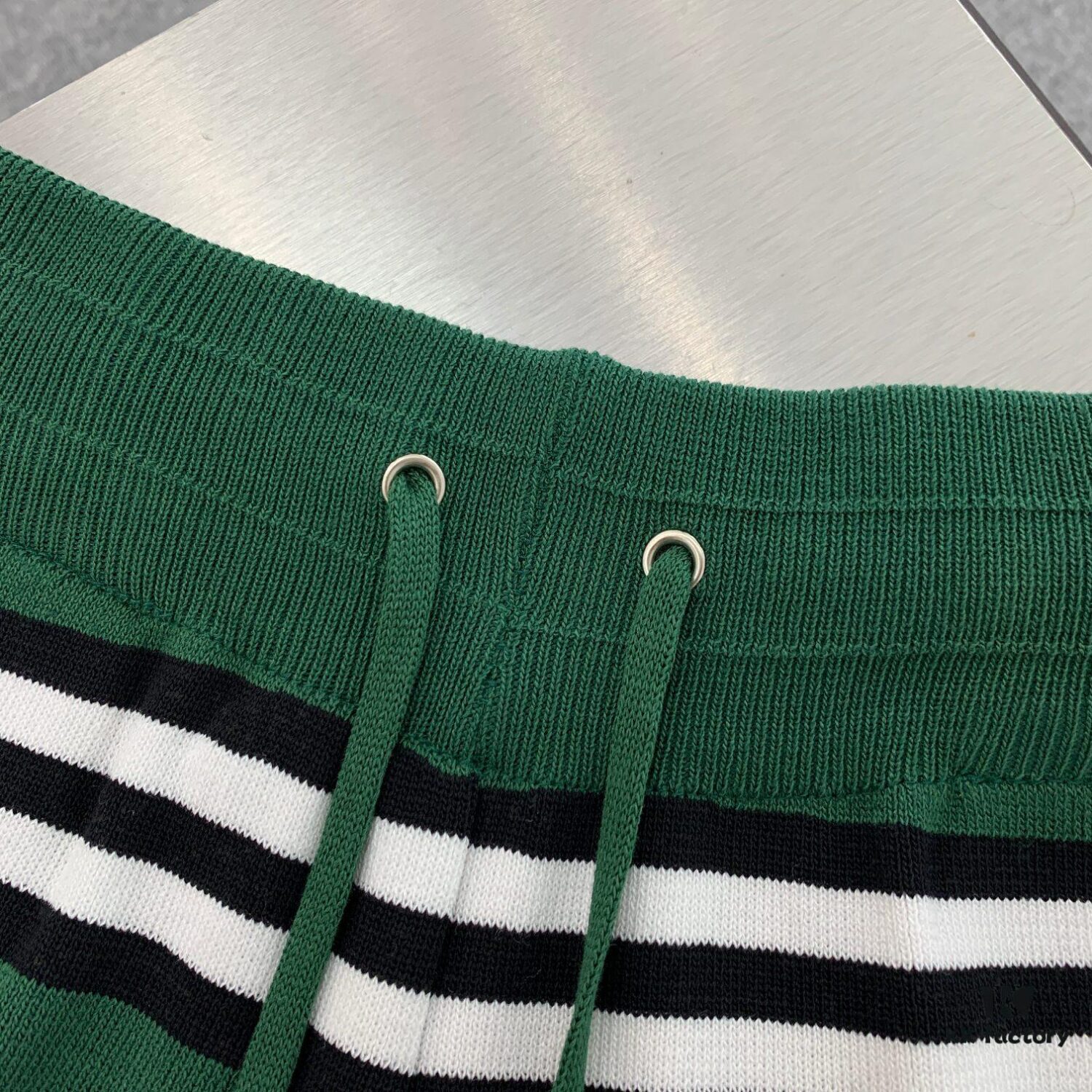 New Burberry Classic Green Striped Knit Straight Shorts Unisex