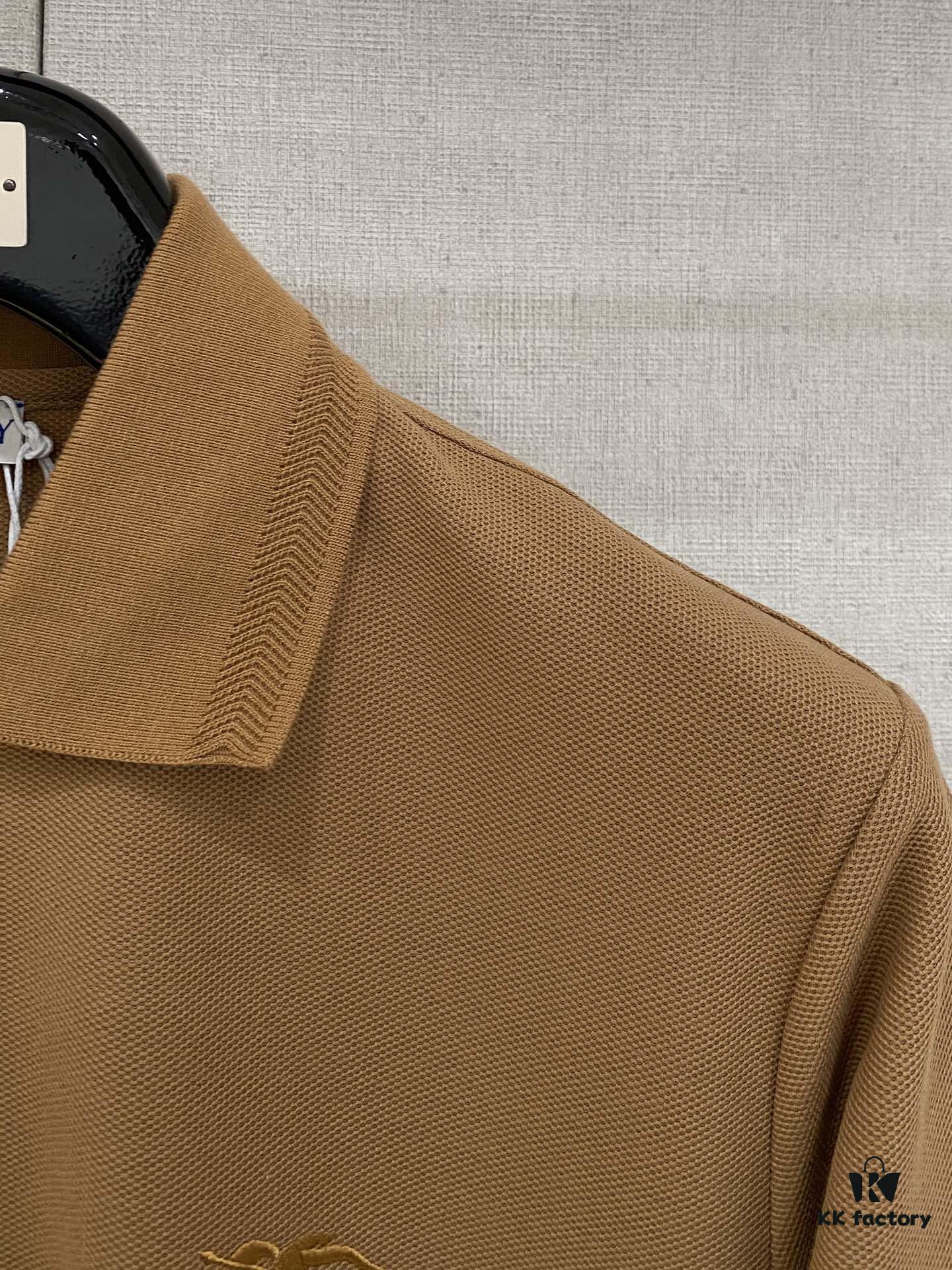 Burberry, 2025 Latest Short Sleeve T-Shirt, Stylish and Handsome with Exquisite Embroidered Logo on Chest, Simple and Versatile Design