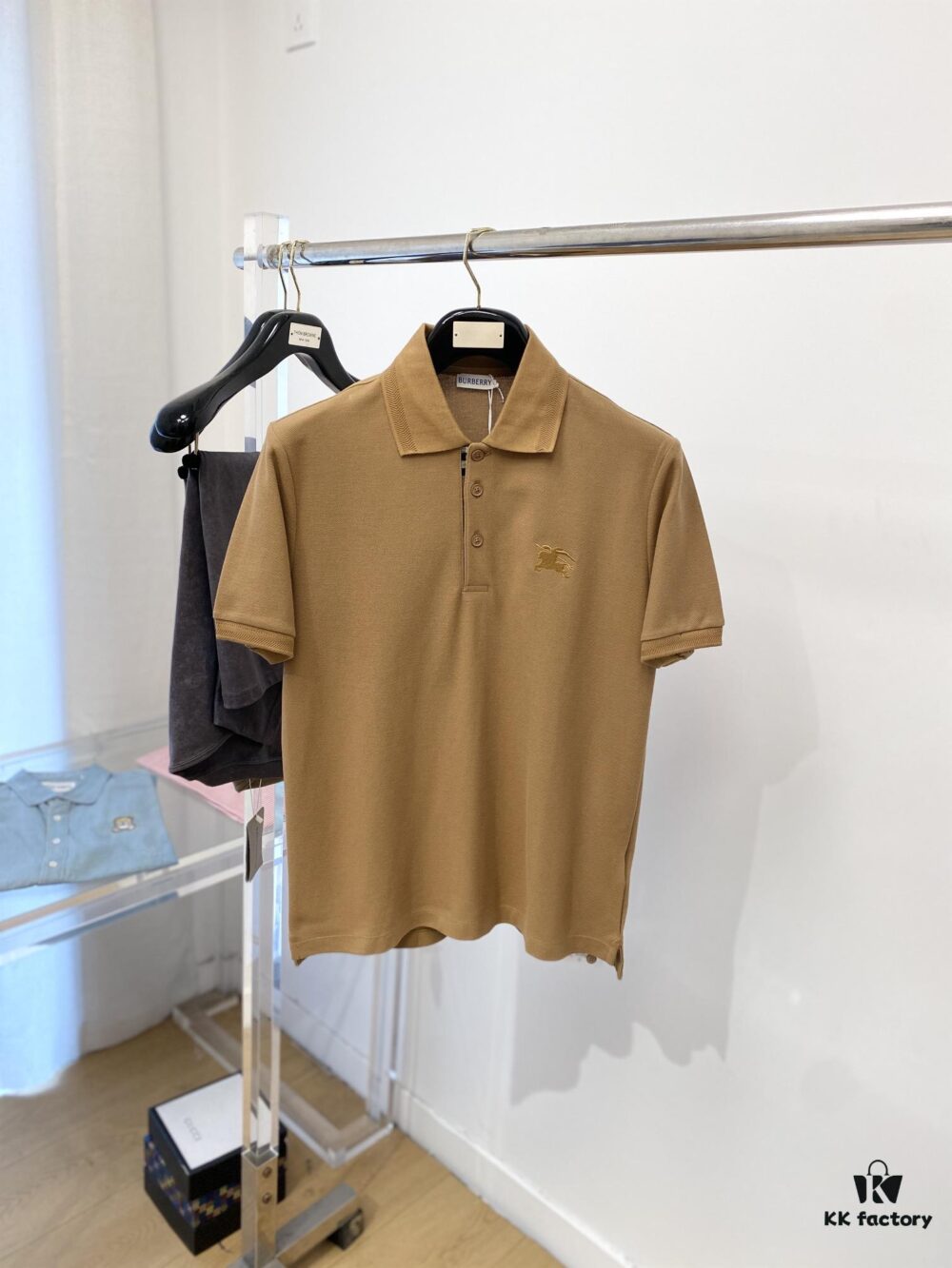Burberry, 2025 Latest Short Sleeve T-Shirt, Stylish and Fashionable with Exquisite Embroidered Logo on Chest, Simple and Versatile Design