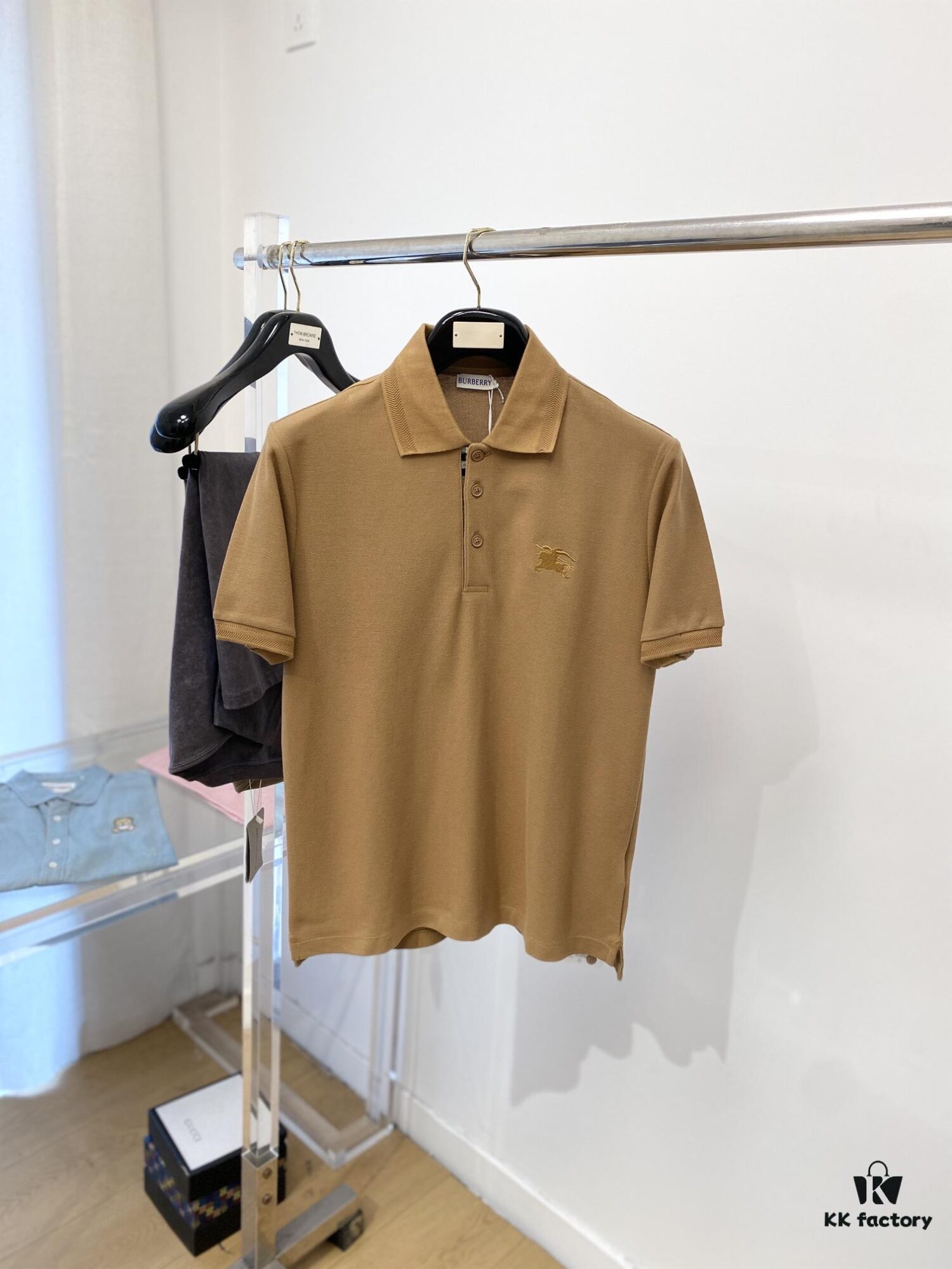 Burberry, 2025 Latest Short Sleeve T-Shirt, Stylish and Fashionable with Exquisite Embroidered Logo on Chest, Simple and Versatile Design