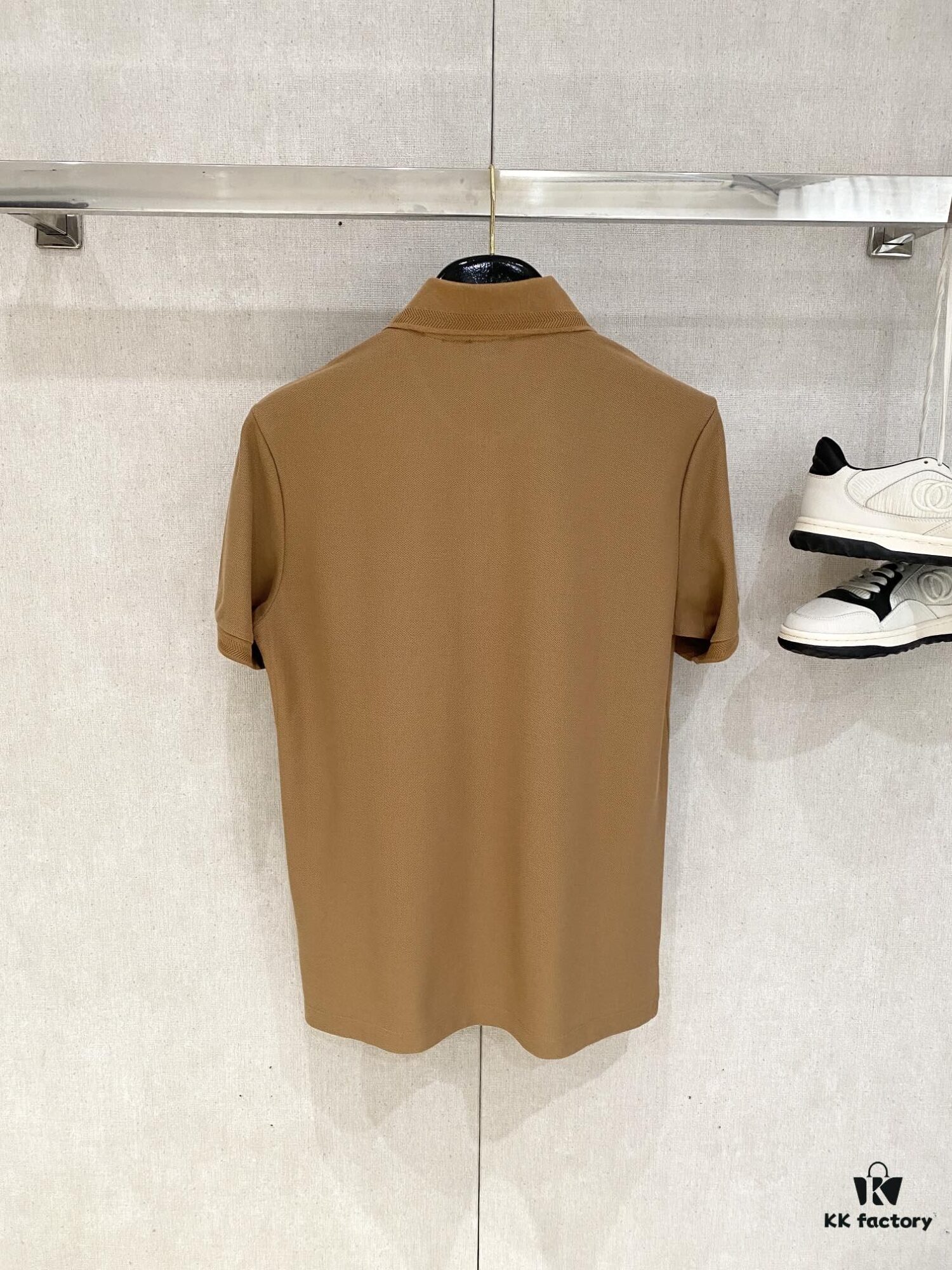 Burberry, 2025 Latest Short Sleeve T-Shirt, Stylish and Handsome with Exquisite Embroidered Logo on Chest, Simple and Versatile Design
