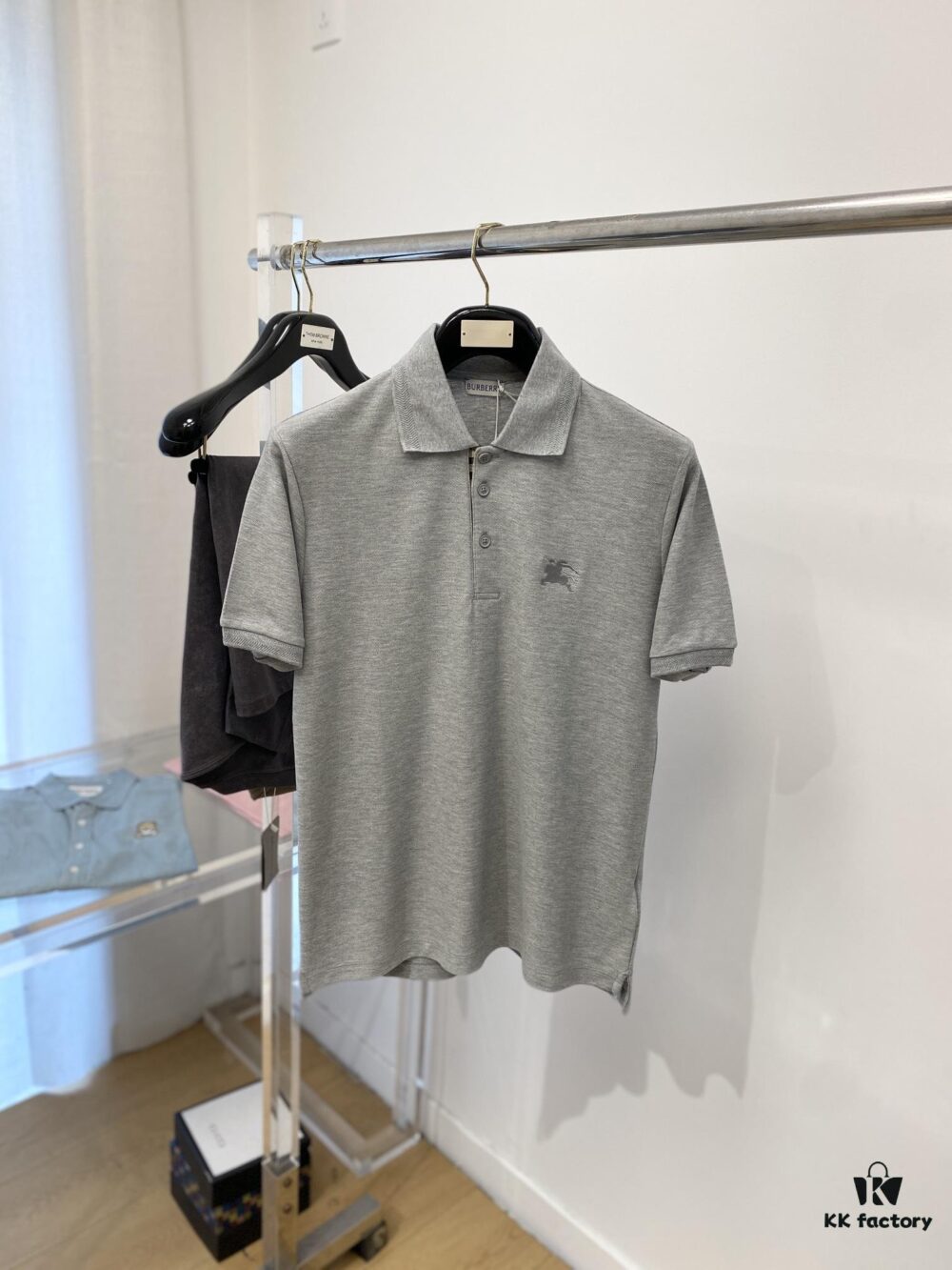 Burberry, 2025 Latest Short Sleeve T-Shirt, Stylish and Fashionable with Exquisite Embroidered Logo on Chest, Simple and Versatile Design