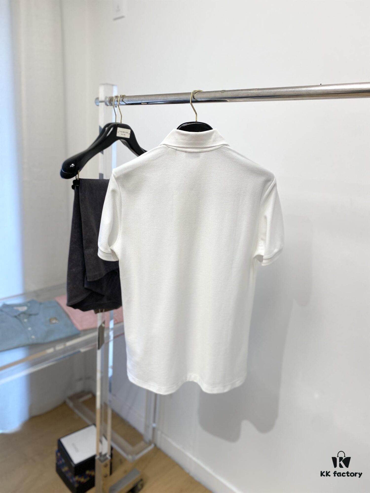 Burberry, 2025 Latest Short-Sleeve T-Shirt, Stylish and Handsome with Exquisite Embroidered Logo on Chest, Simple and Versatile Design, Cotton Fabric Offers Structure and Comfort, Fine Weave, Size S-XL