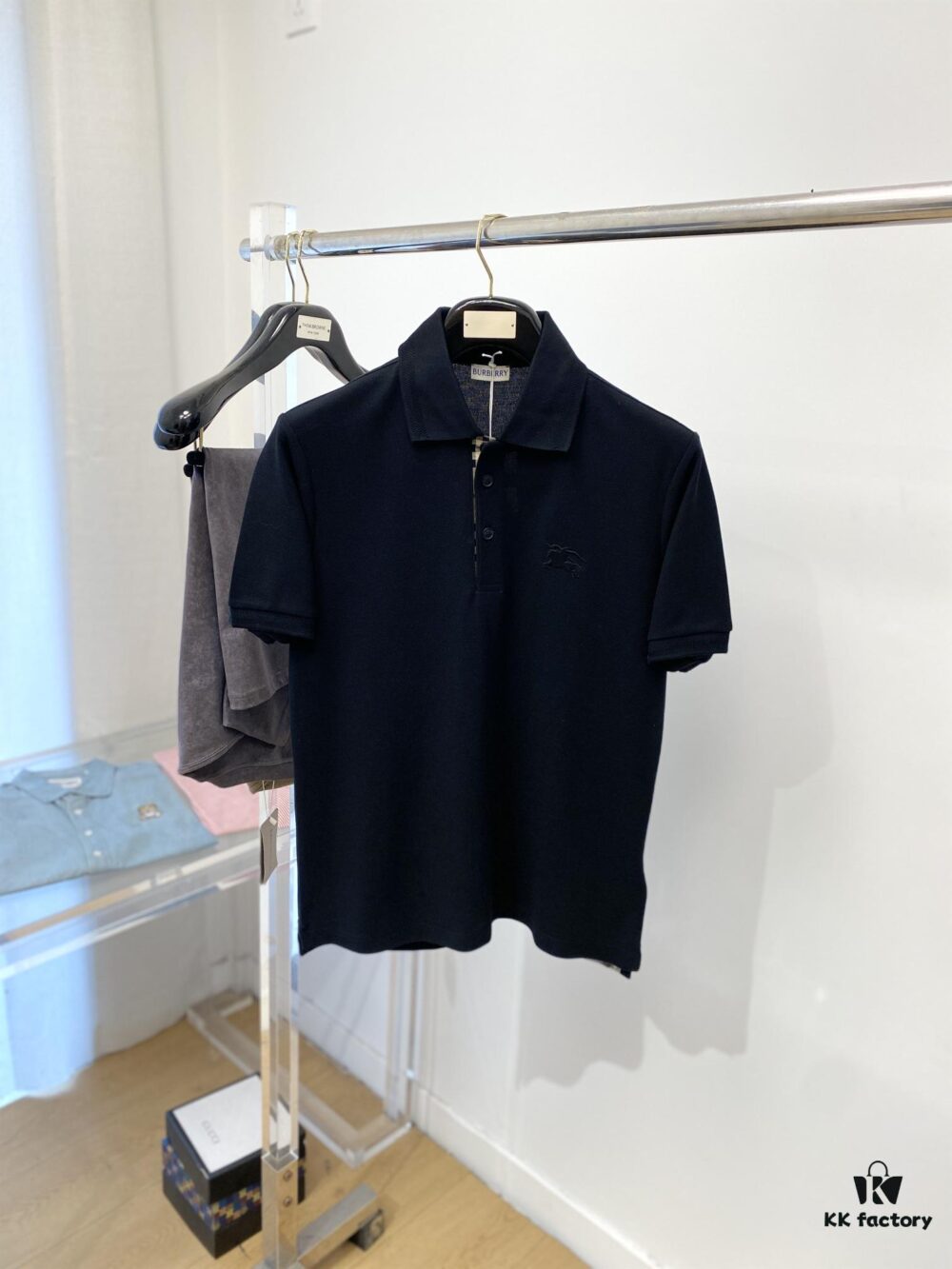 Burberry, 2025 Latest Short Sleeve T-Shirt, Stylish and Handsome with Exquisite Embroidered Logo on Chest, Minimalist and Versatile Design