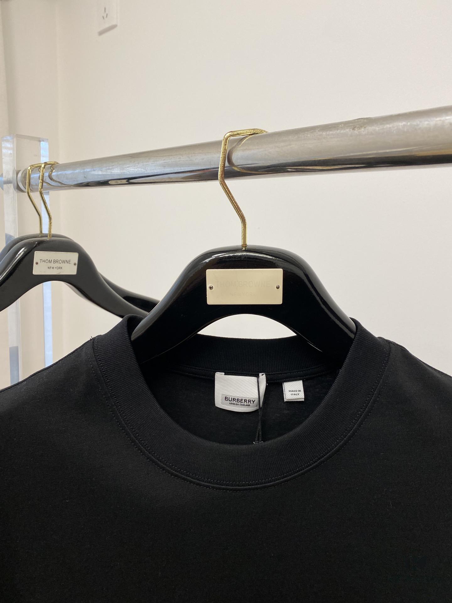 Burberry, 2025 Latest Short-Sleeve T-Shirt, Stylish and Fashionable with Exquisite Embroidered Logo, Simple and Versatile Design