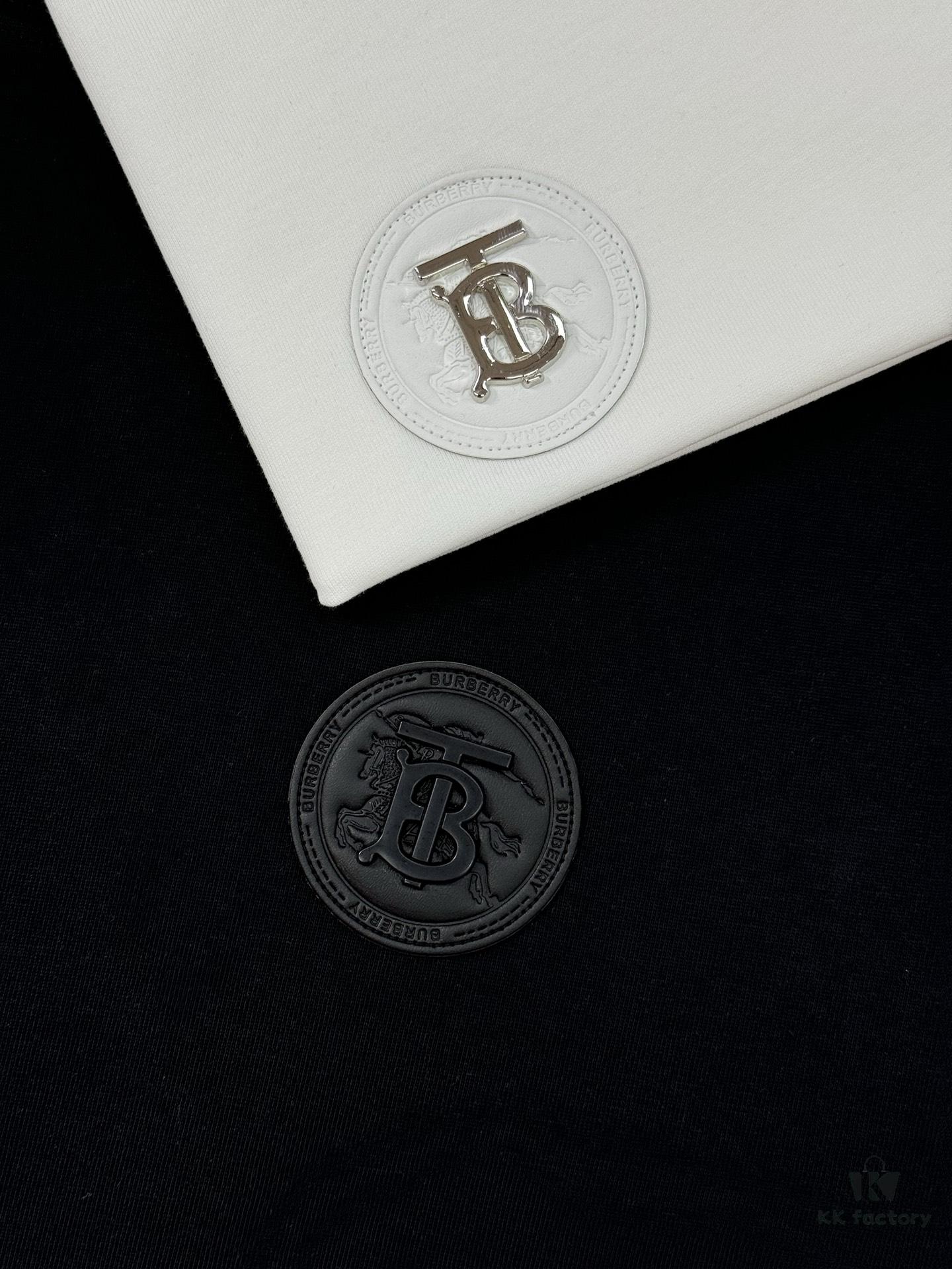 BBR* Bao-Bao-Li 25SS Limited Edition T-Shirt, Unisex Style! Premium 260g Fully Combed Cotton, Custom Leather Chest Patch, Shoulder Plaid Panel Craft for Strong Textural Feel and 3D Effect, Oversized Slightly Expanded Silhouette, Complete Three Labels. Colors: Black, White. European Size: S, M, L, XL (Recommended Size M for Height 175cm / Weight 70kg)