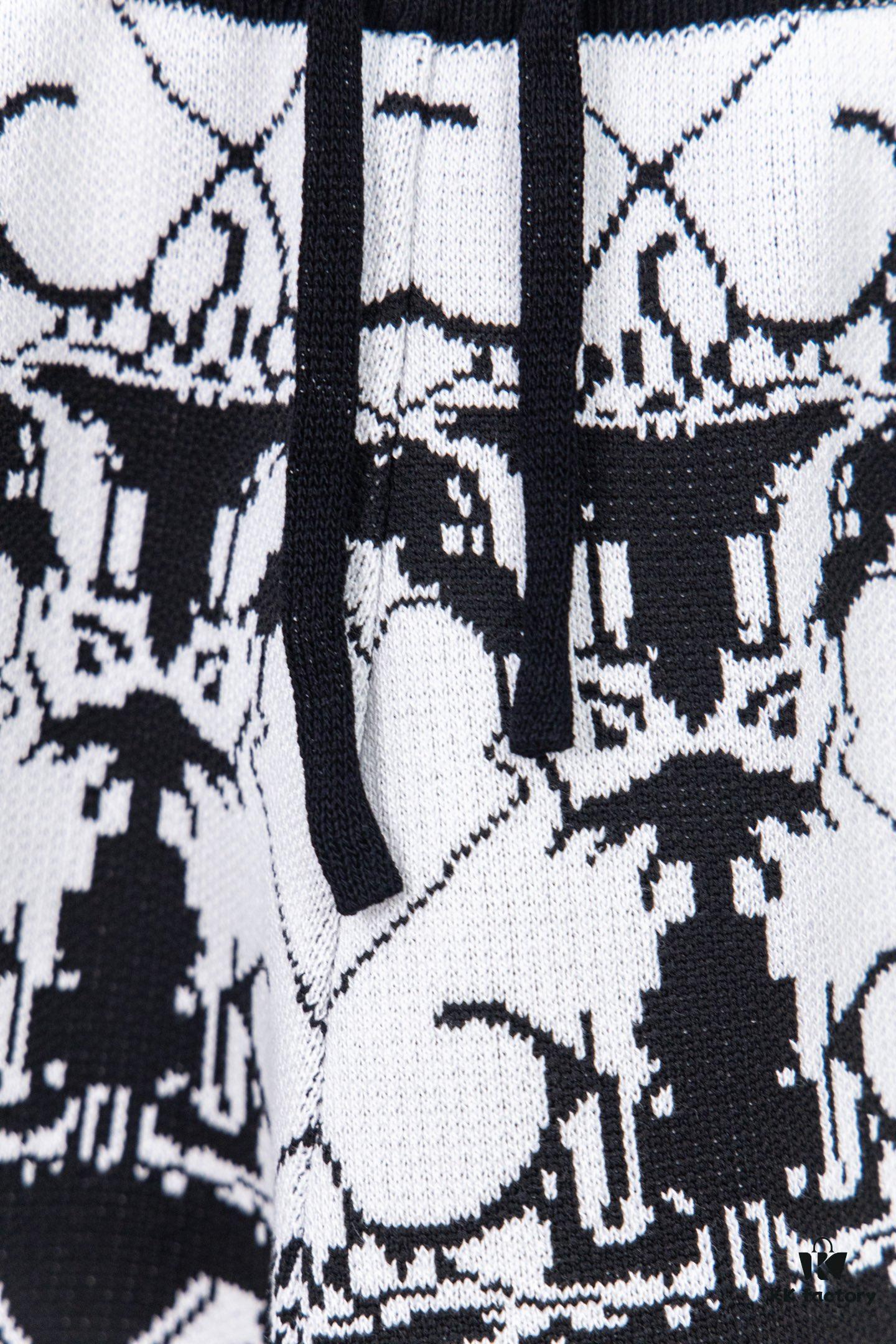 New BURBERRY Barbour Full-Print Knit Shorts Model Y108