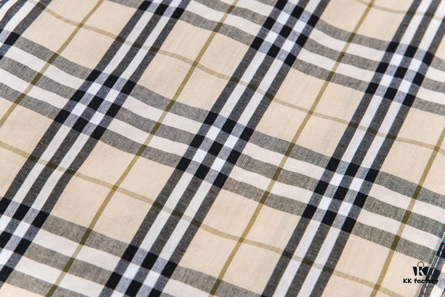 Burberry Letter Plaid Cotton Poplin Shirt, 100% Pure Cotton, Original Quality, Custom Buttons, Chest Patch Pocket, Toweling Fabric Appliqué on Sleeves, All-Over Pattern Matching, Unisex Design