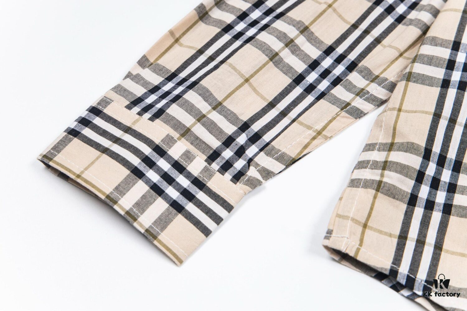 Burberry Letter Plaid Cotton Poplin Shirt, 100% Pure Cotton, Original Quality, Custom Buttons, Chest Patch Pocket, Toweling Fabric Appliqué on Sleeves, All-Over Pattern Matching, Unisex Design