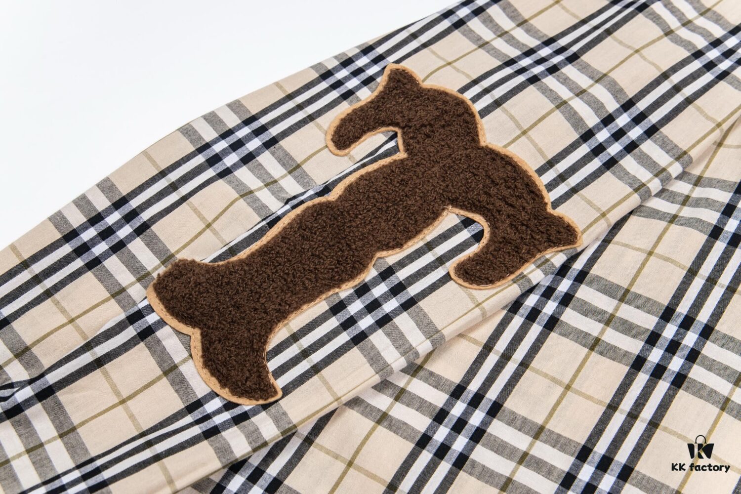 Burberry Letter Plaid Cotton Poplin Shirt, 100% Pure Cotton, Original Quality, Custom Buttons, Chest Patch Pocket, Toweling Fabric Appliqué on Sleeves, All-Over Pattern Matching, Unisex Design