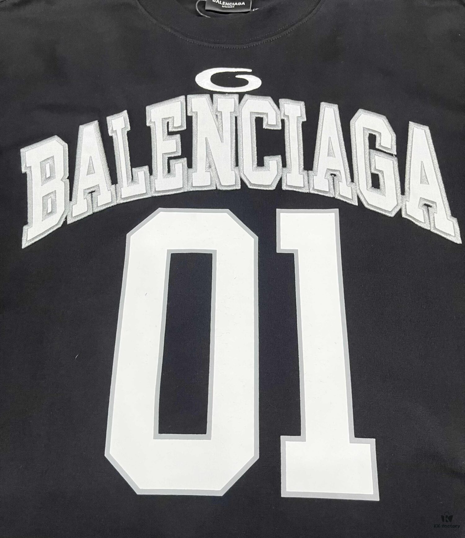 BALENCIAGA Spring/Summer 2025 Letter Embroidered '01' Number Short Sleeve T-Shirt, Made from 300g Double-Layer Pure Cotton Fabric with Exquisite Blind Embroidery and High-Definition Direct-to-Film Printing on Front and Back