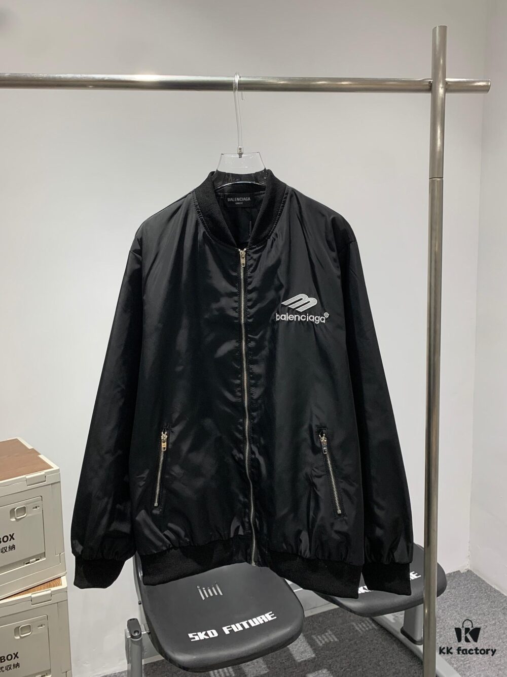 New Balenciaga 2023 Embroidered Stand Collar Jacket Unisex Waterproof Coated Double-Layer with Lining