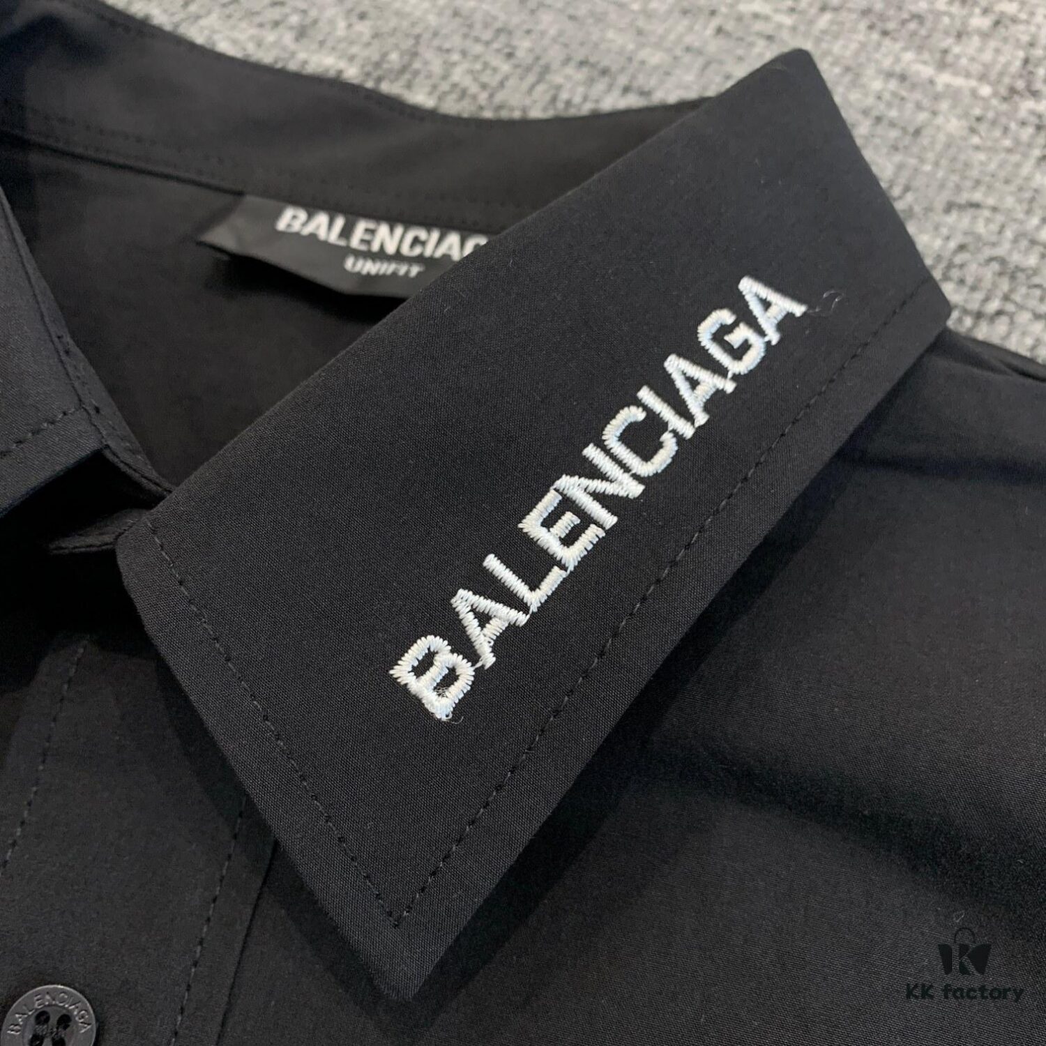 New BALENCIAGA BLCG 24SS Long-Sleeve Shirt with Embroidered Logo at Collar, Minimalist Design