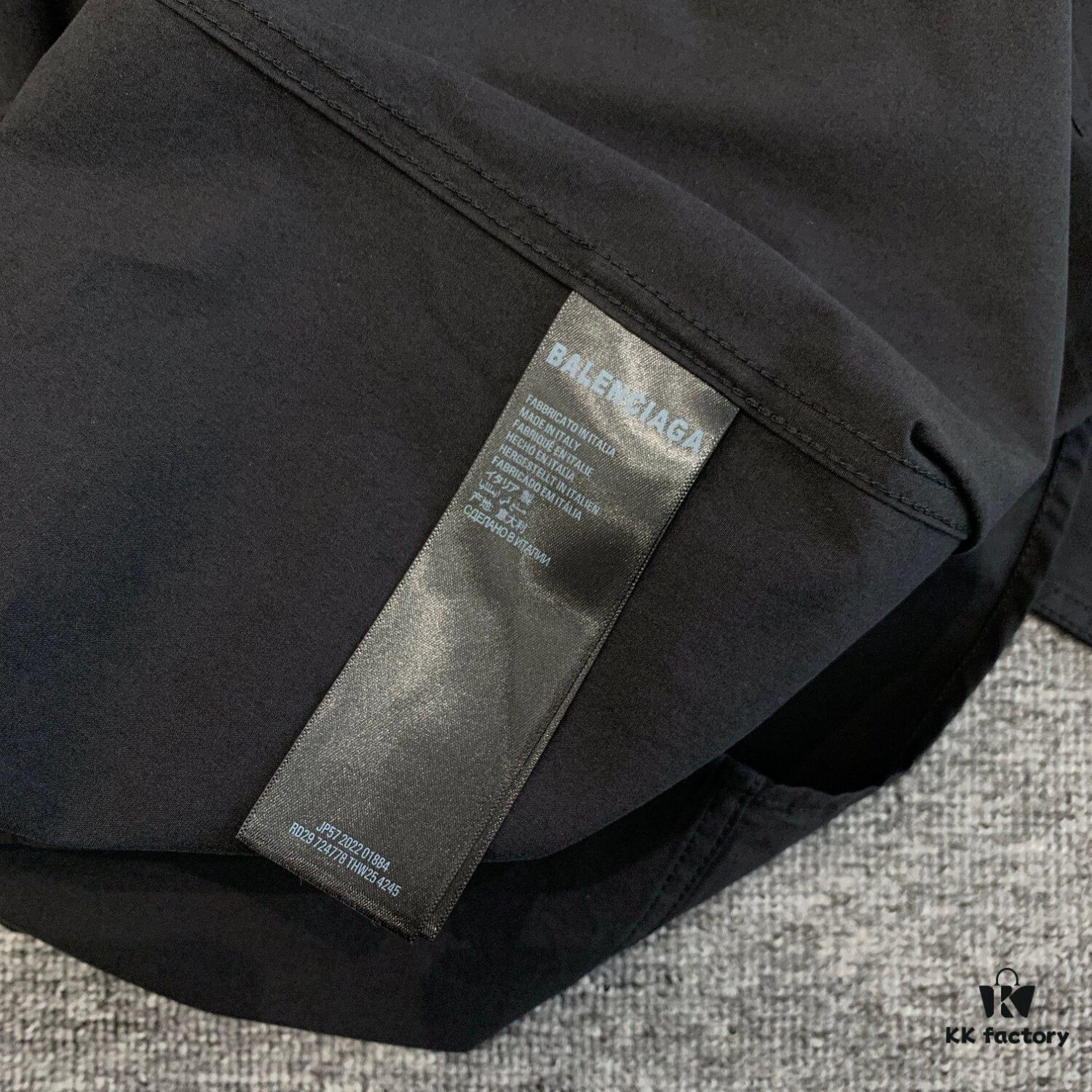 New BALENCIAGA BLCG 24SS Long-Sleeve Shirt with Embroidered Logo at Collar, Minimalist Design