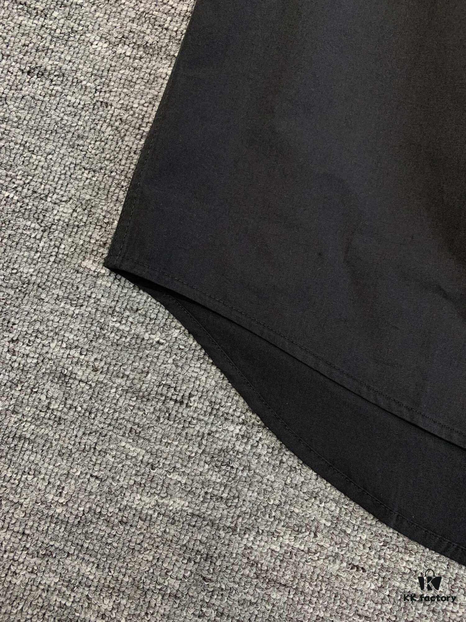 New BALENCIAGA BLCG 24SS Long-Sleeve Shirt with Embroidered Logo at Collar, Minimalist Design