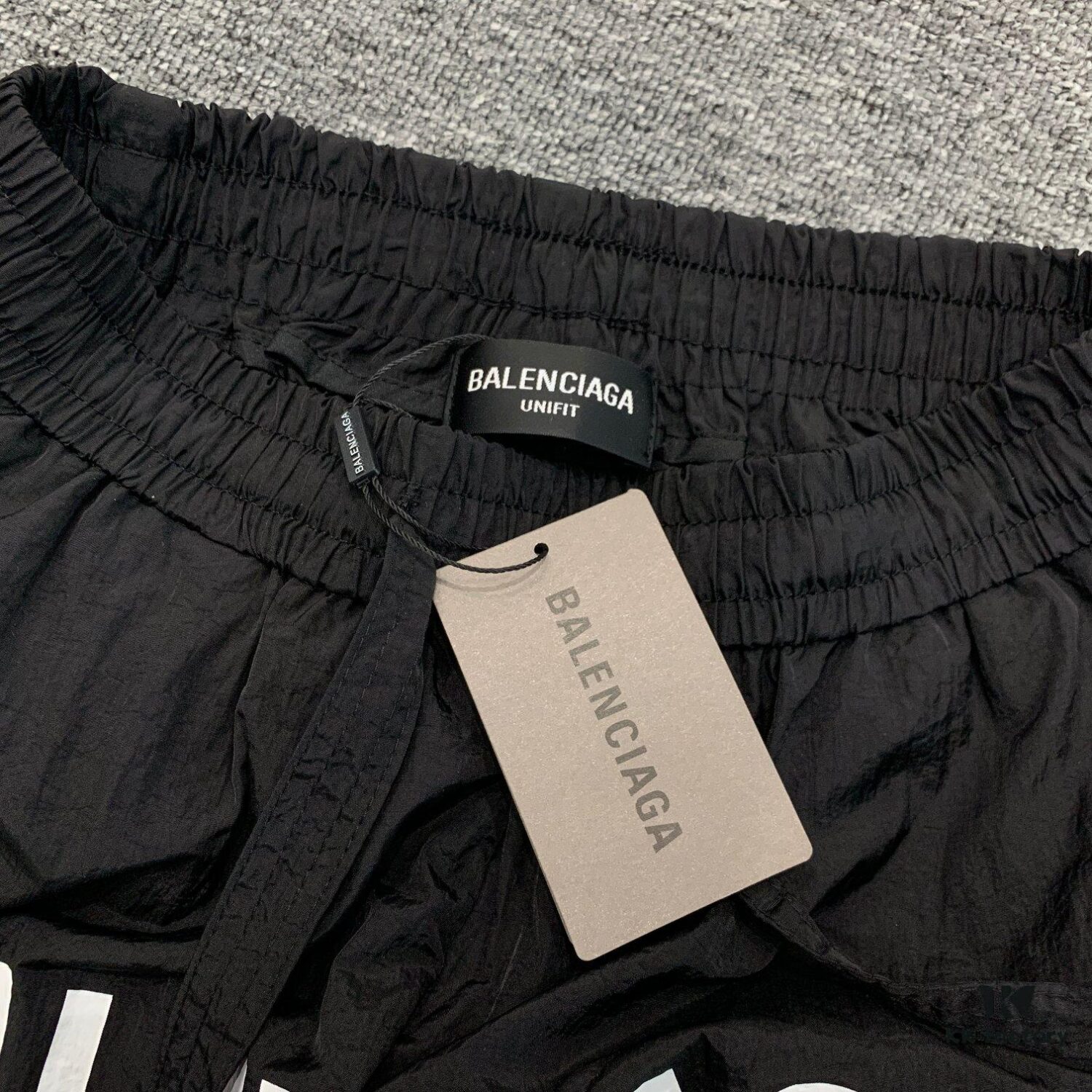New BLCG Balenciaga White Letter Print Shorts, Exclusive Version! Premium Look with Original Custom Accessories and Packaging, Classic and Versatile Style