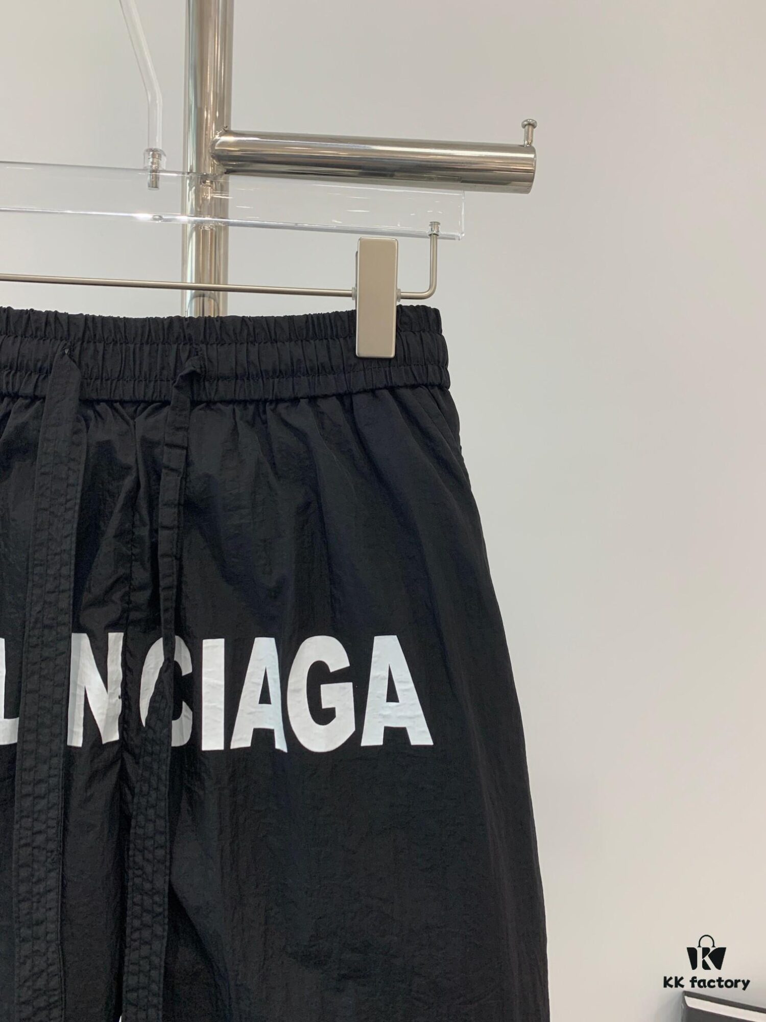 New BLCG Balenciaga White Letter Print Shorts, Exclusive Version! Premium Look with Original Custom Accessories and Packaging, Classic and Versatile Style