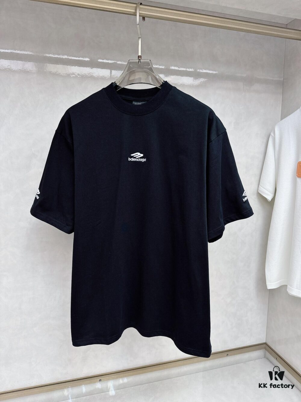 Balenciaga 2025 SS New Arrival Short Sleeve T-Shirt, Stylish and Minimalist Design, Classic Brand Logo, Comfortable Wear with Refined Craftsmanship
