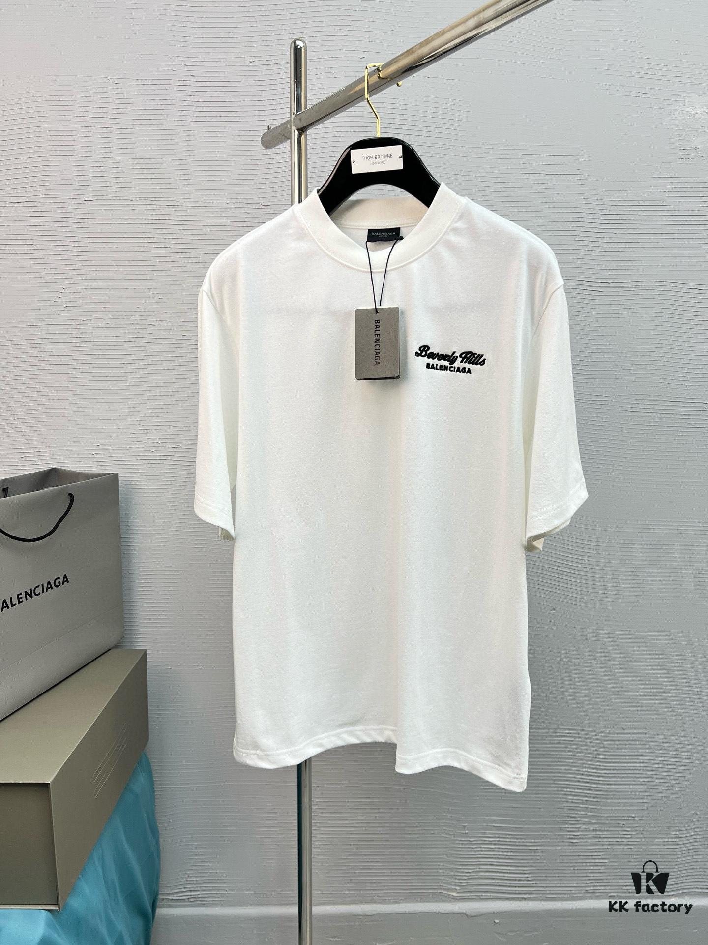 High-Quality BAL 25SS Screen-Printed Premium Craftsmanship Classic Color T-Shirt! Youthful and Vibrant Design, Fresh Take on the New Season's Bear Series. Made with Top-Grade Printing Techniques and 280g Pure Cotton Fabric for Superior Softness and Comfort. Perfect Match with Jeans, Chinos, or Shorts for Spring and Summer.