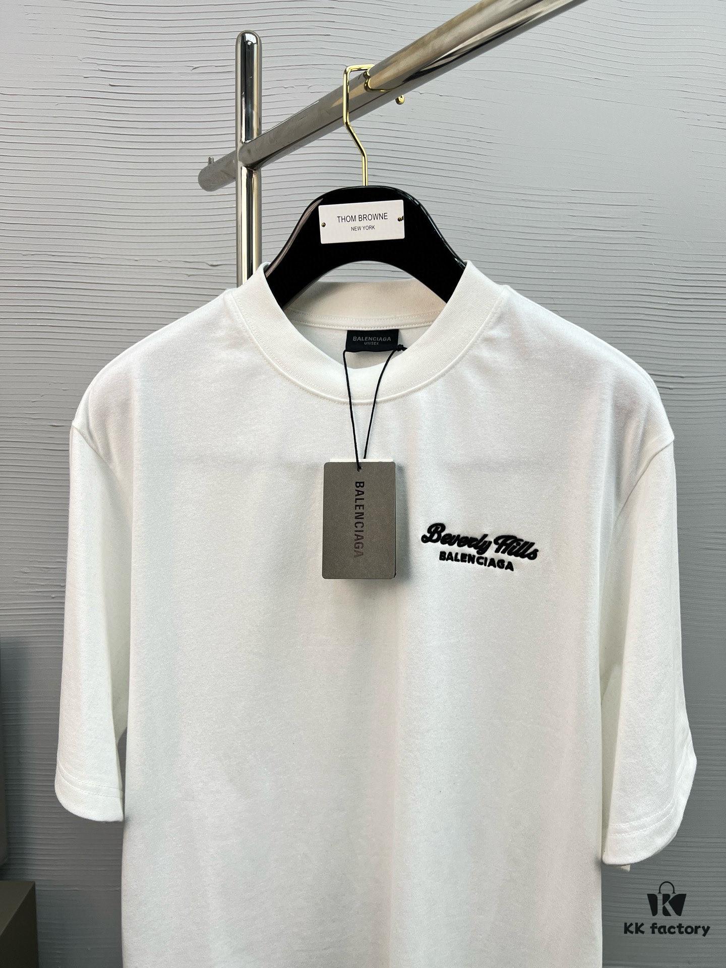 High-Quality BAL 25SS Screen-Printed Premium Craftsmanship Classic Color T-Shirt! Youthful and Vibrant Design, Fresh Take on the New Season's Bear Series. Made with Top-Grade Printing Techniques and 280g Pure Cotton Fabric for Superior Softness and Comfort. Perfect Match with Jeans, Chinos, or Shorts for Spring and Summer.