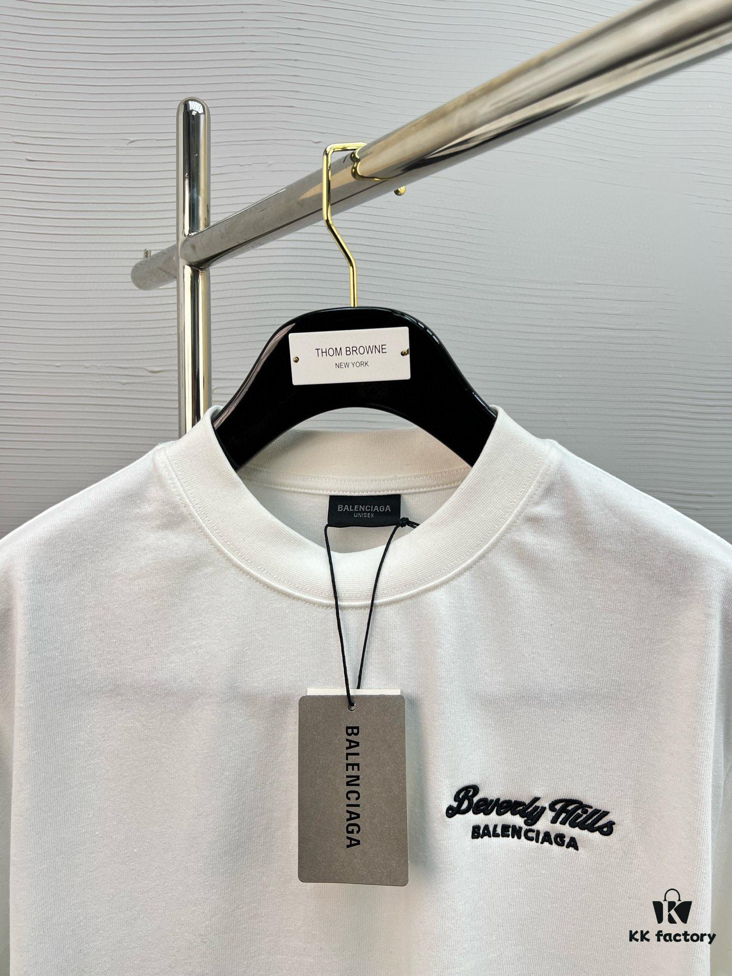 High-Quality BAL 25SS Screen-Printed Premium Craftsmanship Classic Color T-Shirt! Youthful and Vibrant Design, Fresh Take on the New Season's Bear Series. Made with Top-Grade Printing Techniques and 280g Pure Cotton Fabric for Superior Softness and Comfort. Perfect Match with Jeans, Chinos, or Shorts for Spring and Summer.