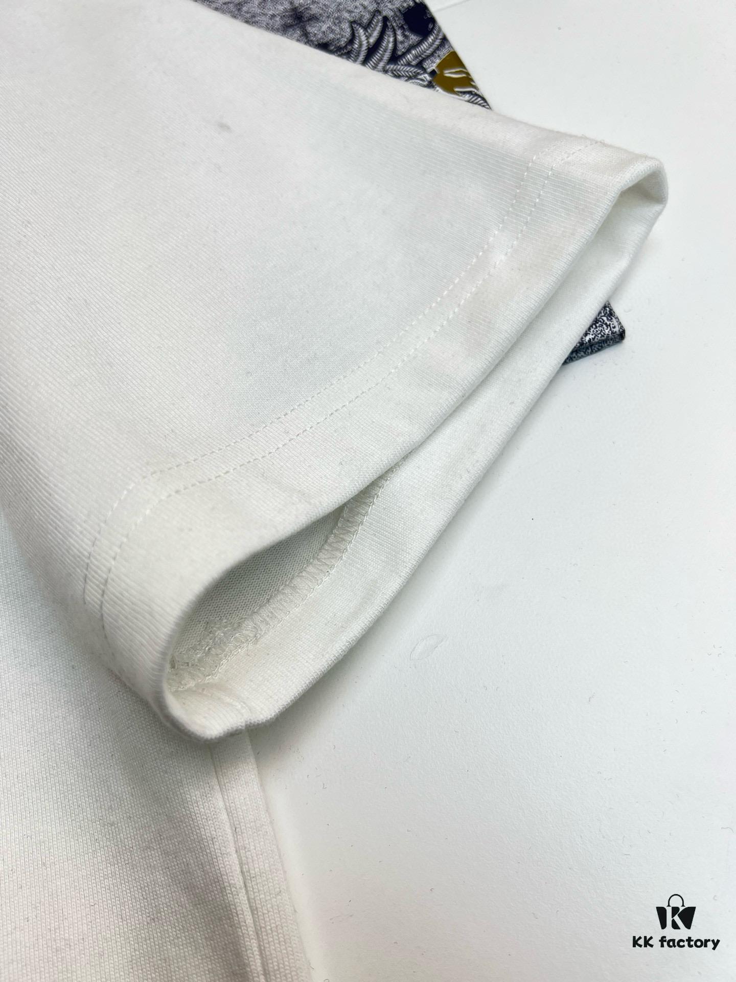 High-Quality BAL 25SS Screen-Printed Premium Craftsmanship Classic Color T-Shirt! Youthful and Vibrant Design, Fresh Take on the New Season's Bear Series. Made with Top-Grade Printing Techniques and 280g Pure Cotton Fabric for Superior Softness and Comfort. Perfect Match with Jeans, Chinos, or Shorts for Spring and Summer.