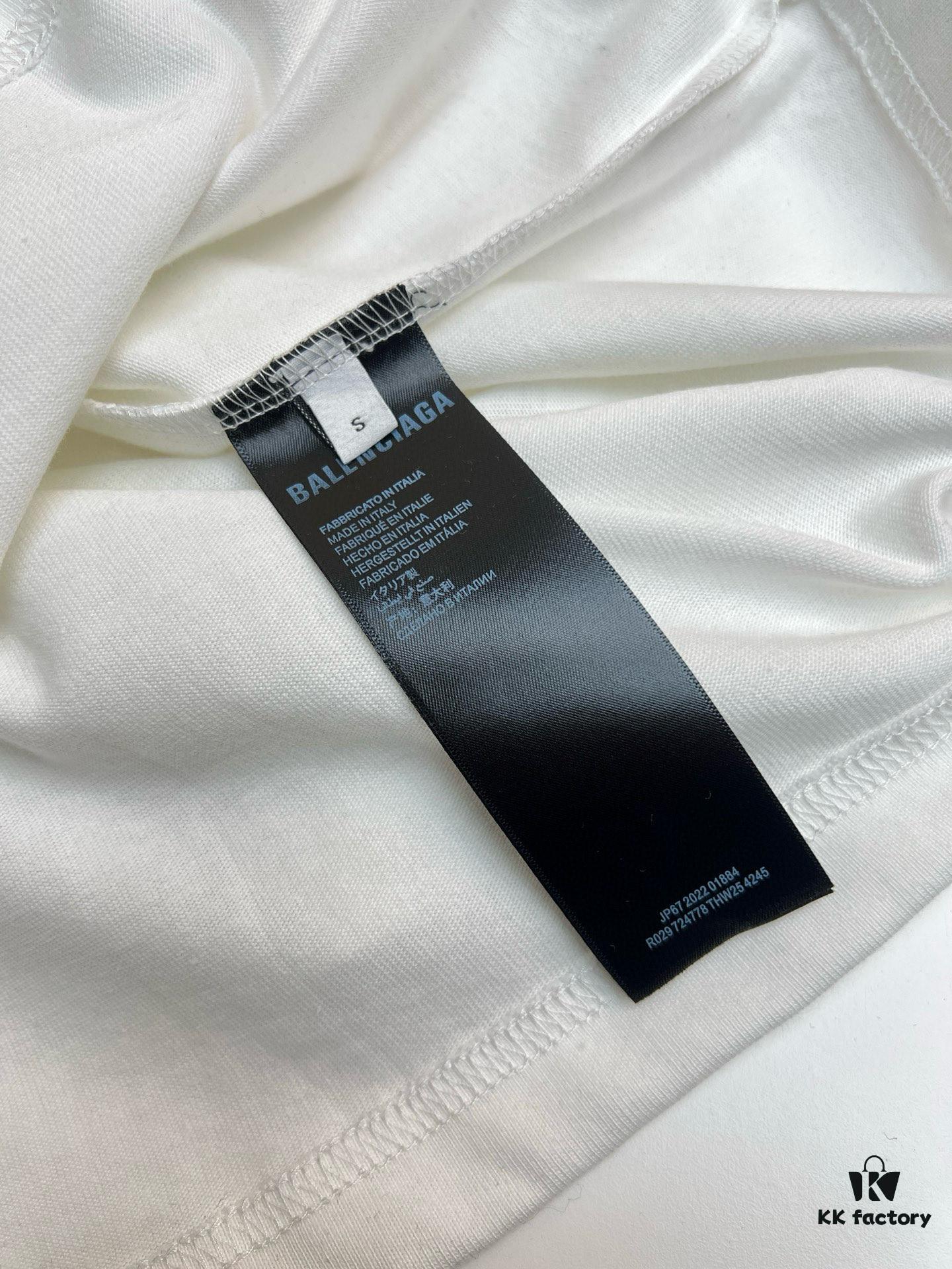 High-Quality BAL 25SS Screen-Printed Premium Craftsmanship Classic Color T-Shirt! Youthful and Vibrant Design, Fresh Take on the New Season's Bear Series. Made with Top-Grade Printing Techniques and 280g Pure Cotton Fabric for Superior Softness and Comfort. Perfect Match with Jeans, Chinos, or Shorts for Spring and Summer.