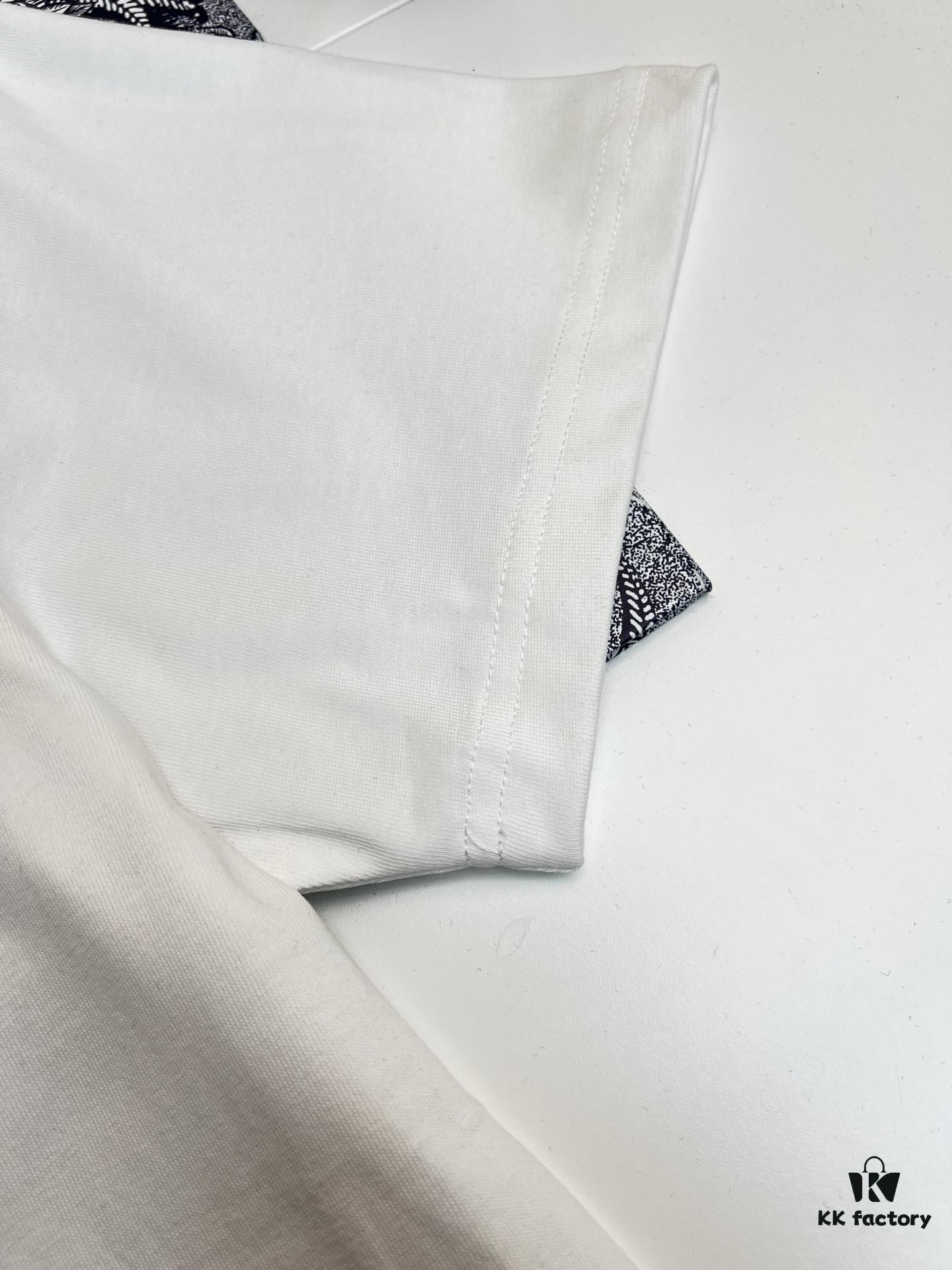 High-Quality BAL 25SS Classic Color T-Shirt New Arrival! A vibrant and youthful design bursting with energy, part of the new season's featured bear series. Crafted with premium 280g pure cotton fabric and advanced first-grade printing technology for a strong three-dimensional color gradient. Soft, comfortable, and perfect for spring and summer – effortlessly pairs with jeans, casual pants, or shorts as a must-have wardrobe staple.