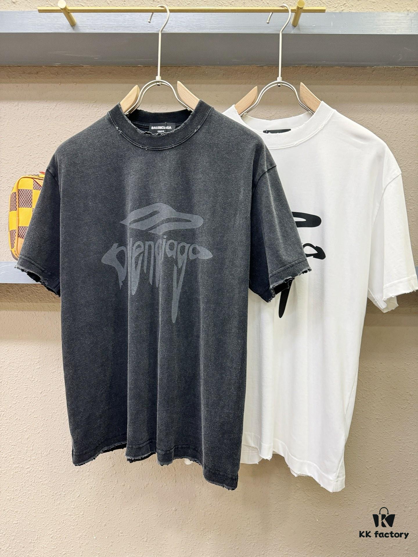 Balenciaga Spring/Summer 2025 New Arrival Short Sleeve T-Shirt! Runway-Inspired Fashion Casual Tee with Signature Logo Design! Exquisitely Crafted from Premium 100% Cotton for Exceptional Softness, Comfort, and Breathability – A Must-Have Wardrobe Essential That Redefines Contemporary Style!