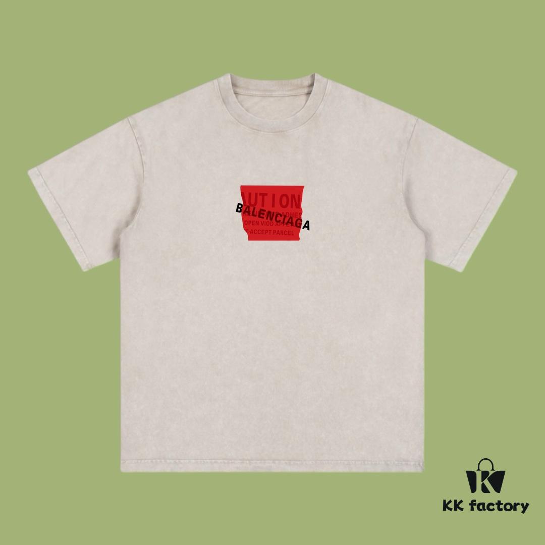 High-End Quality Balenciaga 2025 Fall Spring/Summer Collection Red Tape Logo Short Sleeve T-Shirt, Imported Kang Ning Digital Direct-to-Garment Printing, Custom-Dyed Premium Streetwear Brand, 26-Single 100% Washed 300G Double-Yarn Fabric, Garment-Dyed and Washed with Snow-Fade Effect, OS Loose Fit Unisex Design