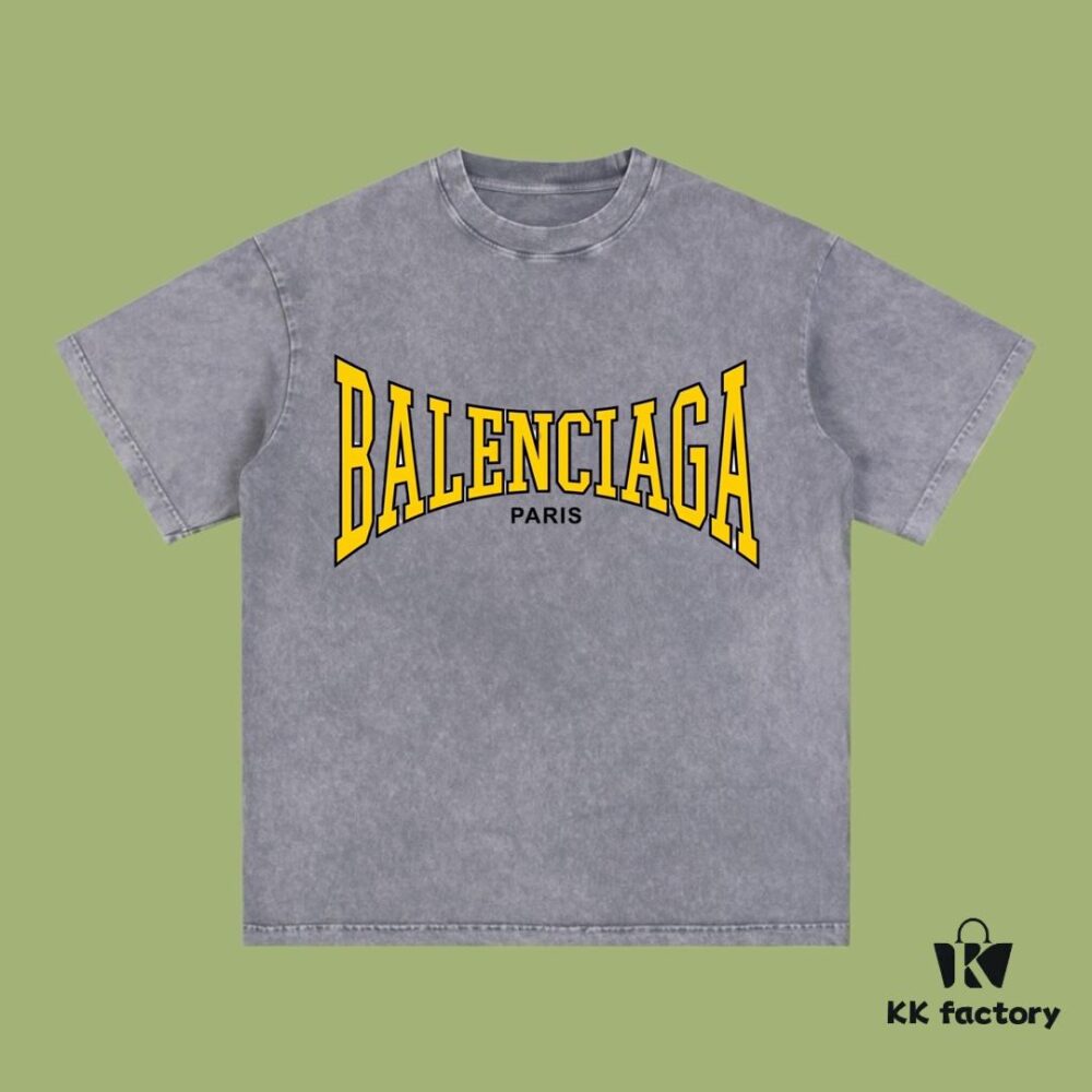 High-End Quality Balenciaga 2025 Fall Spring/Summer Collection LOGO Short Sleeve T-Shirt Imported Kangshu Digital Direct-to-Garment Printing Custom-Dyed High-Quality Streetwear 26-Single 100% Double Yarn Washed 300G Garment-Dyed and Washed Snowflake OS Loose Fit Unisex