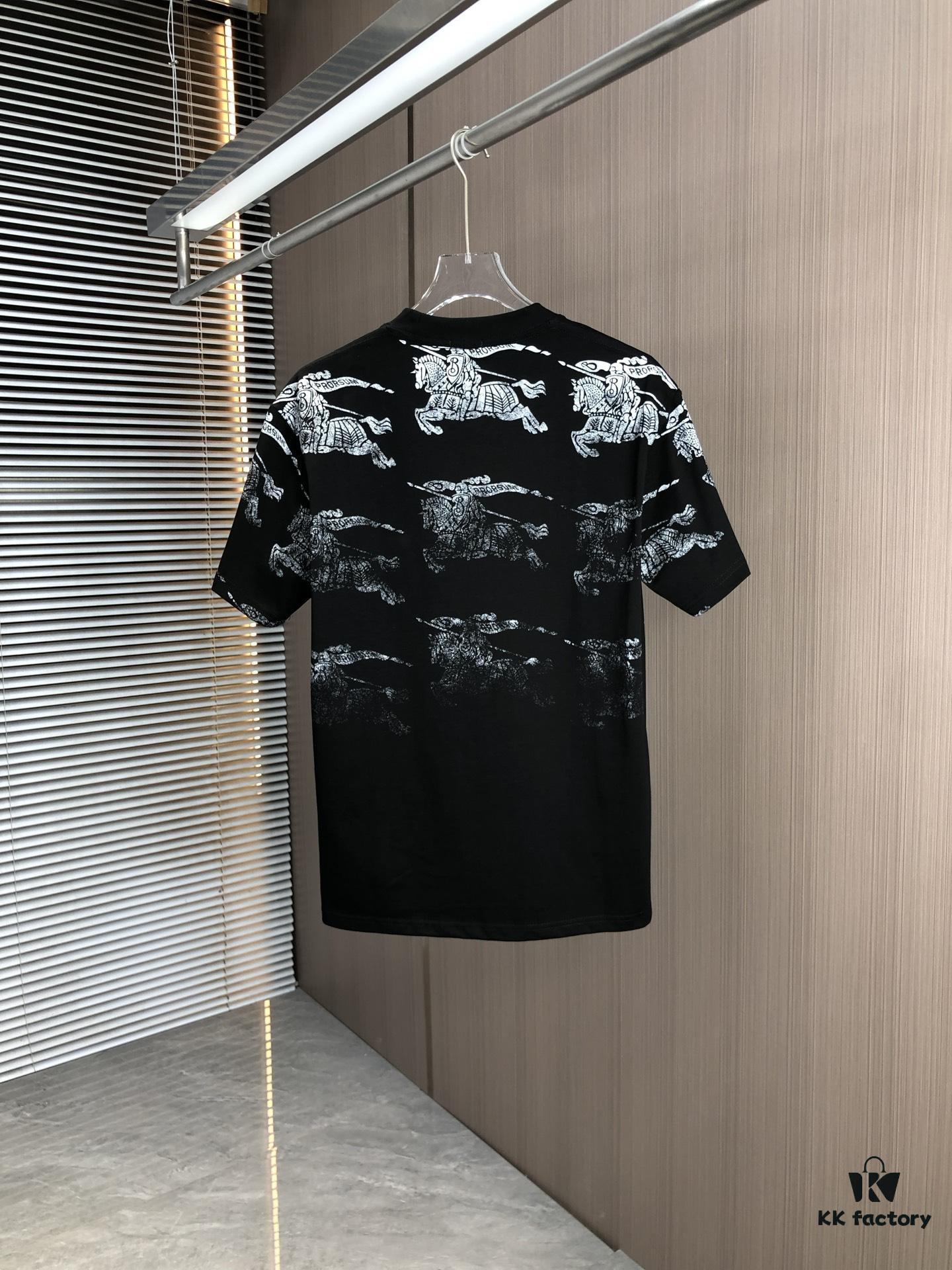 BURBERRY 2025 Spring/Summer New Arrival Round Neck Short Sleeve T-Shirt with All-Over Dot Print, Made from 320g Double-Yarn Combed Cotton Fabric, Slightly Loose Fit, Soft and Substantial Fabric Texture, Unisex Design