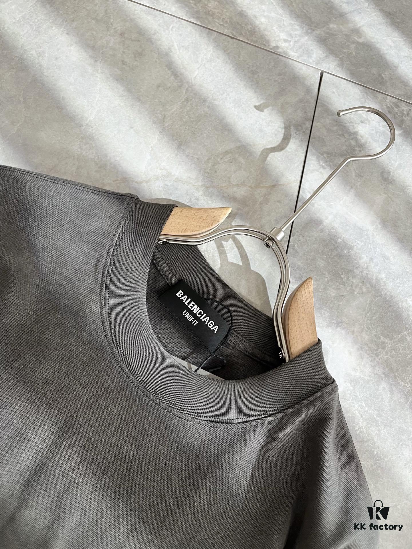 BALENCI*GA 2025 Spring/Summer New Unisex 👫 Short Sleeve T-Shirt with Runway Print and Embroidered Logo – Fashionable Casual Tee in Premium 260g Cotton