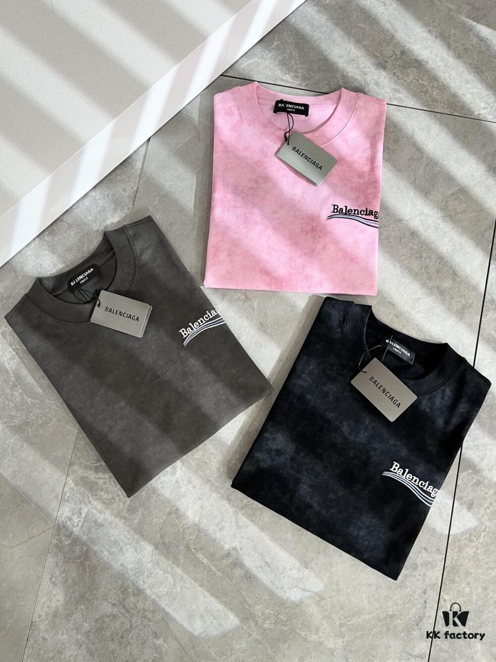 BALENCI*GA 2025 Spring/Summer New Unisex 👫 Short Sleeve T-Shirt with Runway Print and Embroidered Logo – Fashionable Casual Tee in Premium 260g Cotton