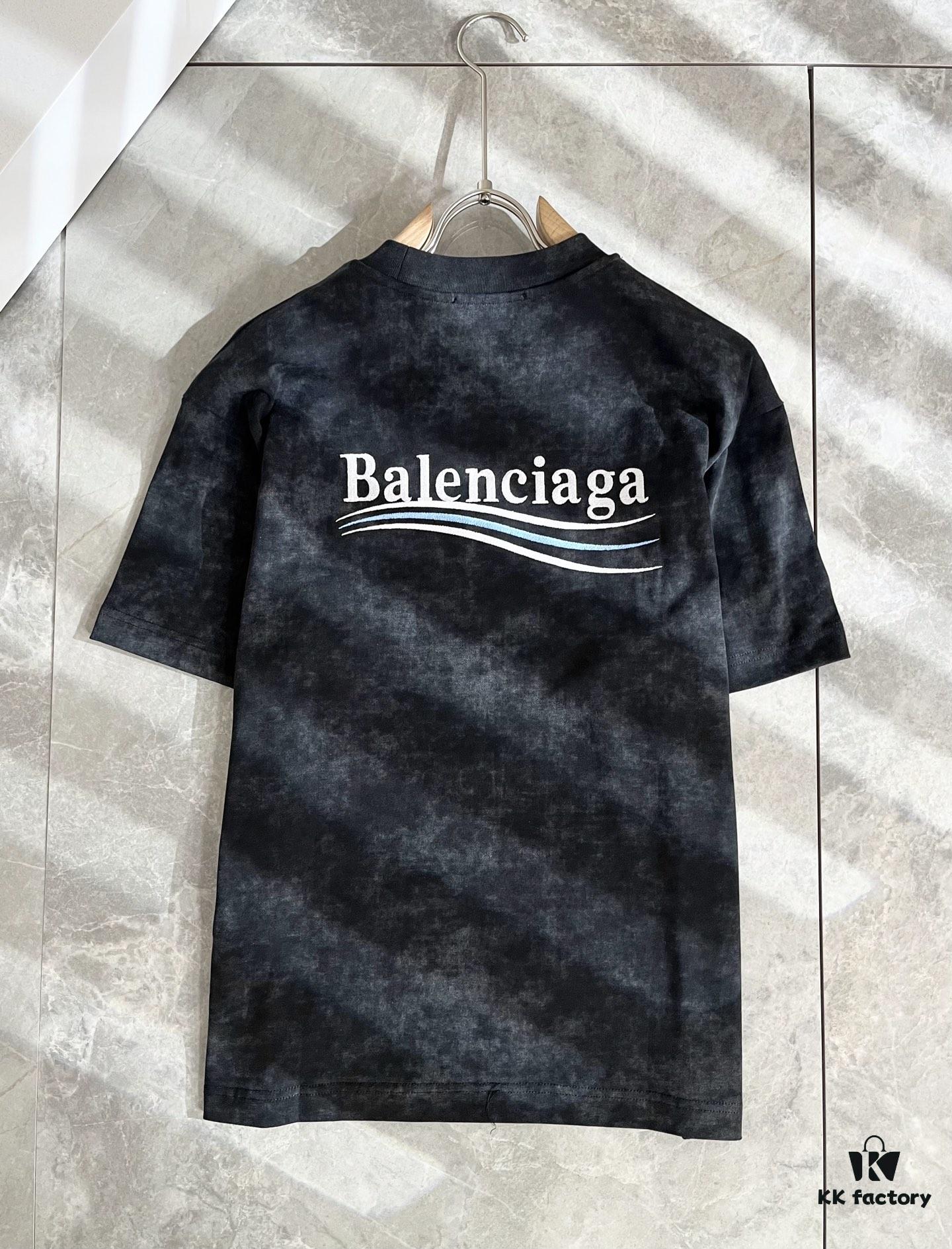 BALENCI*GA 2025 Spring/Summer New Unisex 👫 Short Sleeve T-Shirt with Runway Print and Embroidered Logo – Fashionable Casual Tee in Premium 260g Cotton