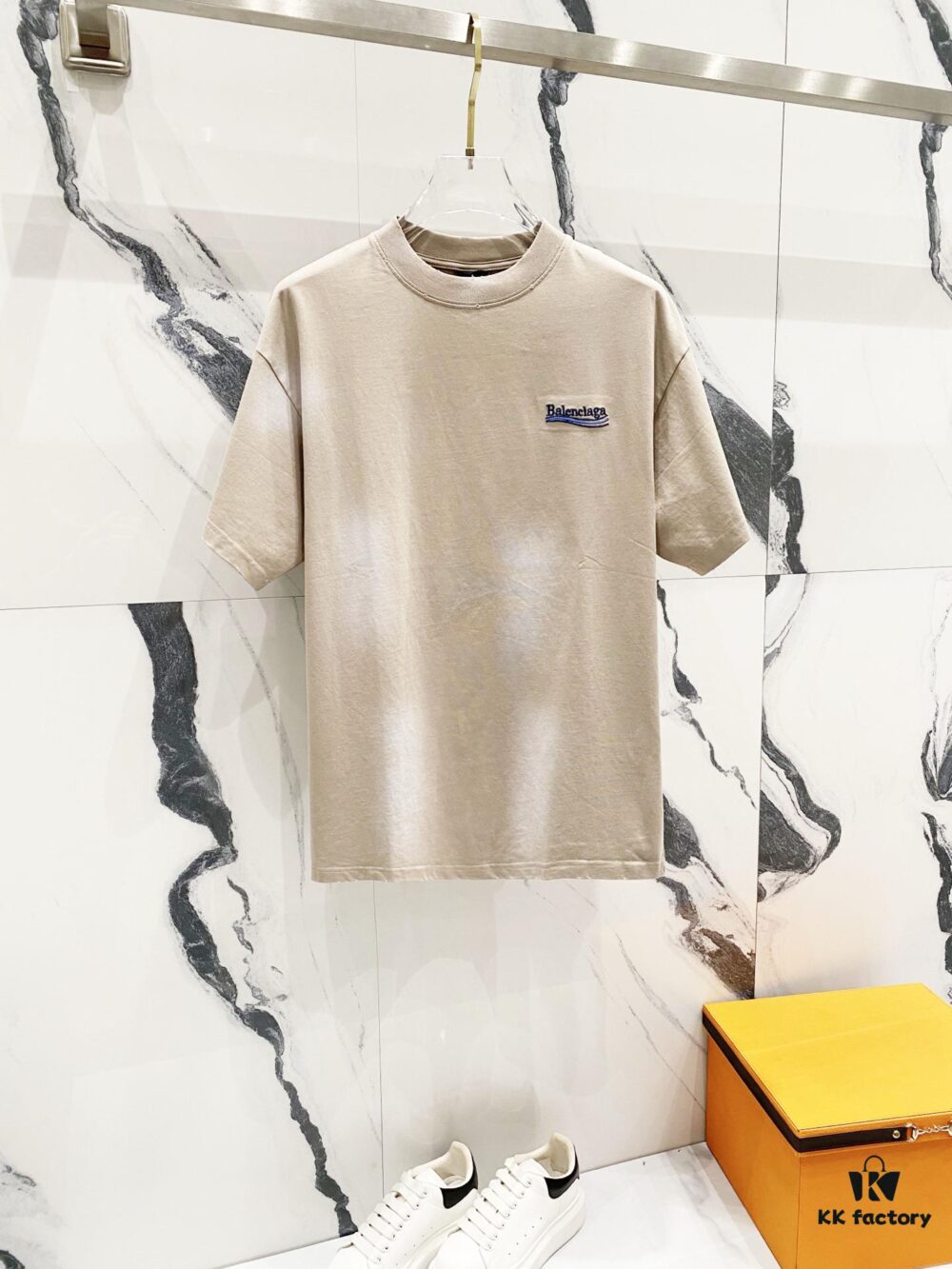 BALENCIAGA 320g Washed Short-Sleeve T-Shirt with Wavy Coke Embroidery and Logo Design