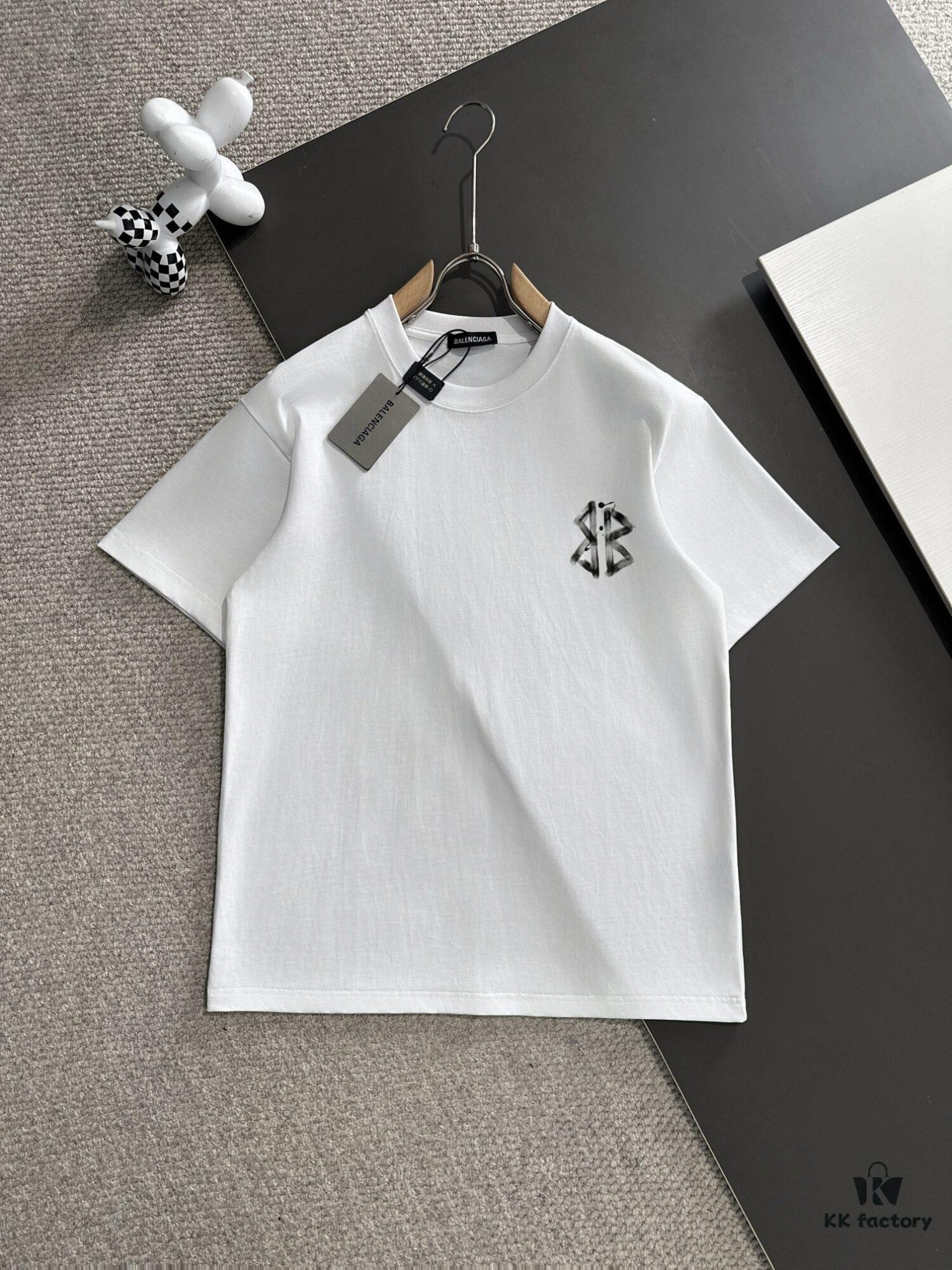 Balenciaga 2025 Spring and Summer New Arrival - High-Quality Cotton T-Shirt with Classic Double B Hand-Painted Style Print