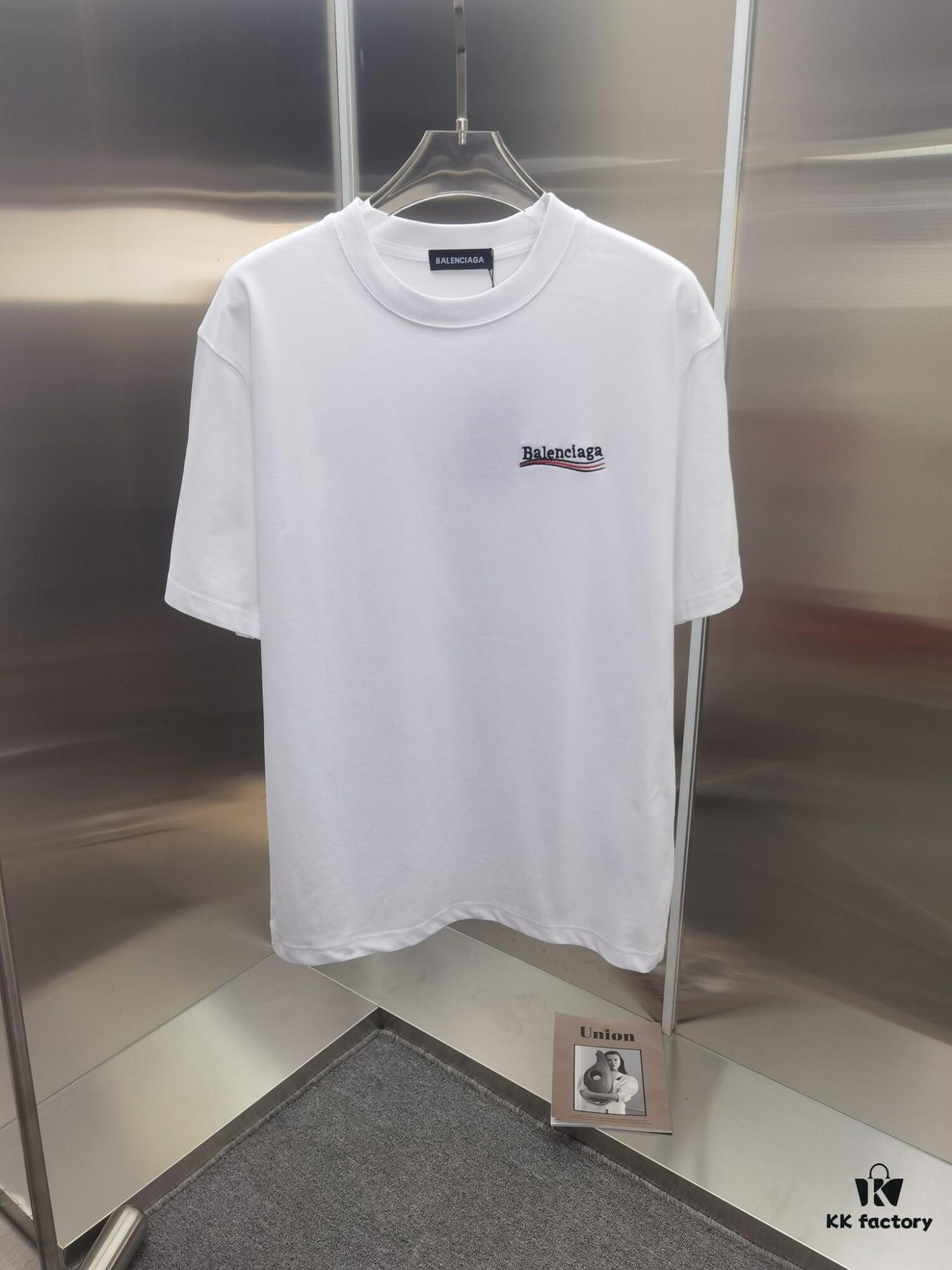 Paris BLCG (Top-tier Embroidered Version, Distinguished from Standard Stock) Short Sleeve T-Shirt