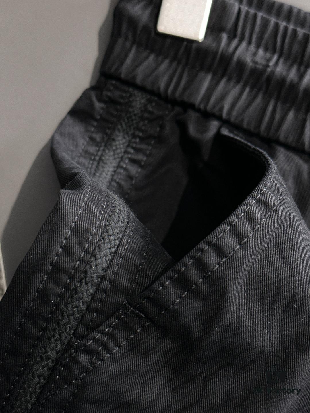 Balenciaga 2025 Spring/Summer New Elastic Waist Casual Pants, Lightweight Custom Counter Fabric, Highly Breathable and Comfortable, Exquisite Details, Brand-Inspired Design Concept Reflecting High Quality, Soft and Smooth Touch