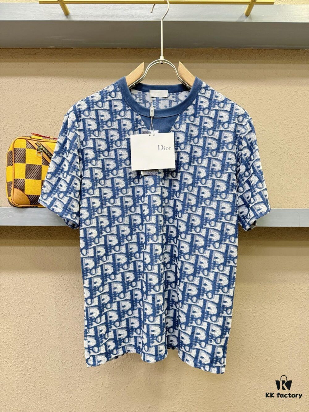 Dior 2025 Spring/Summer New Arrival Classic Round Neck Short Sleeve T-Shirt, Fashionable and Versatile Design with Exquisite Craftsmanship, Premium Materials and Full Branding, Essential Wardrobe Staple for the Modern Man