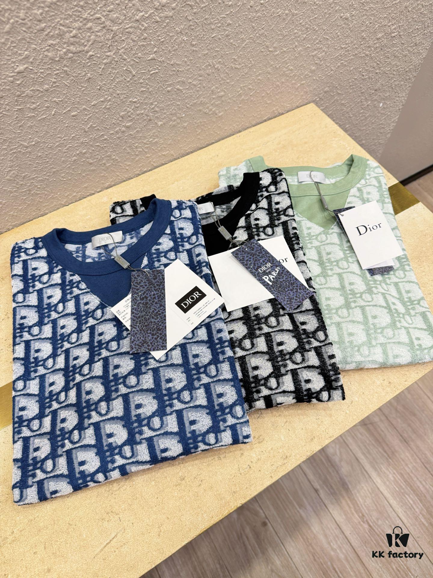 Dior 2025 Spring/Summer New Arrival Classic Round Neck Short Sleeve T-Shirt, Fashionable and Versatile Design with Exquisite Craftsmanship, Premium Materials and Full Branding, Essential Wardrobe Staple for the Modern Man