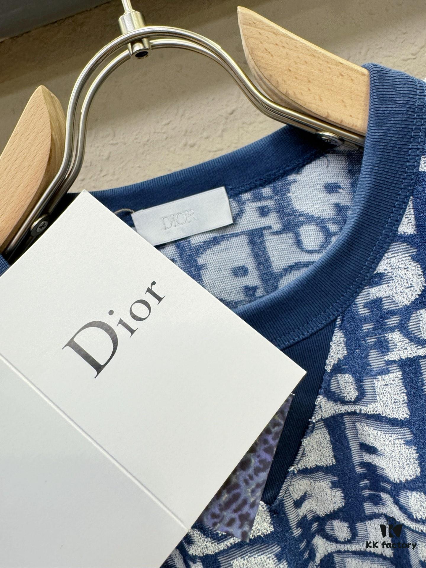 Dior 2025 Spring/Summer New Arrival Classic Round Neck Short Sleeve T-Shirt, Fashionable and Versatile Design with Exquisite Craftsmanship, Premium Materials and Full Branding, Essential Wardrobe Staple for the Modern Man