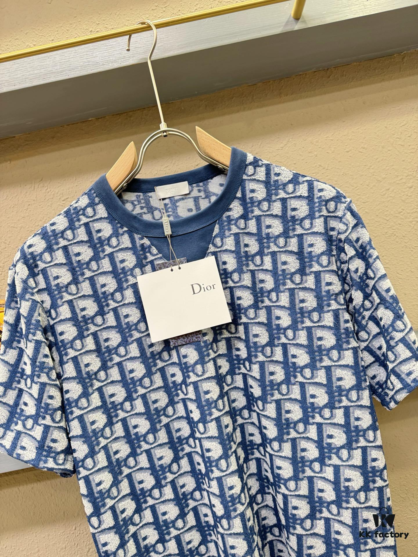 Dior 2025 Spring/Summer New Arrival Classic Round Neck Short Sleeve T-Shirt, Fashionable and Versatile Design with Exquisite Craftsmanship, Premium Materials and Full Branding, Essential Wardrobe Staple for the Modern Man