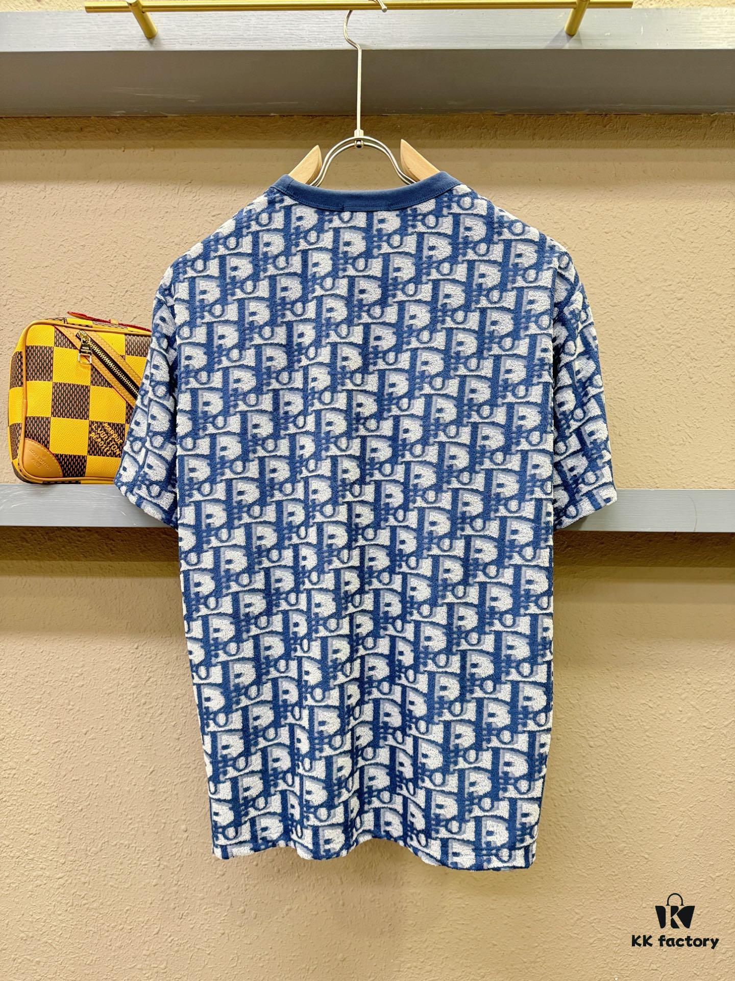 Dior 2025 Spring/Summer New Arrival Classic Round Neck Short Sleeve T-Shirt, Fashionable and Versatile Design with Exquisite Craftsmanship, Premium Materials and Full Branding, Essential Wardrobe Staple for the Modern Man